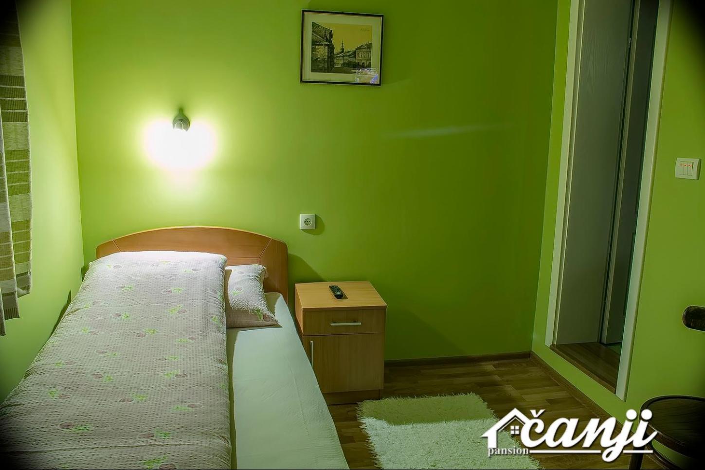 Single Room with Bathroom photo 1