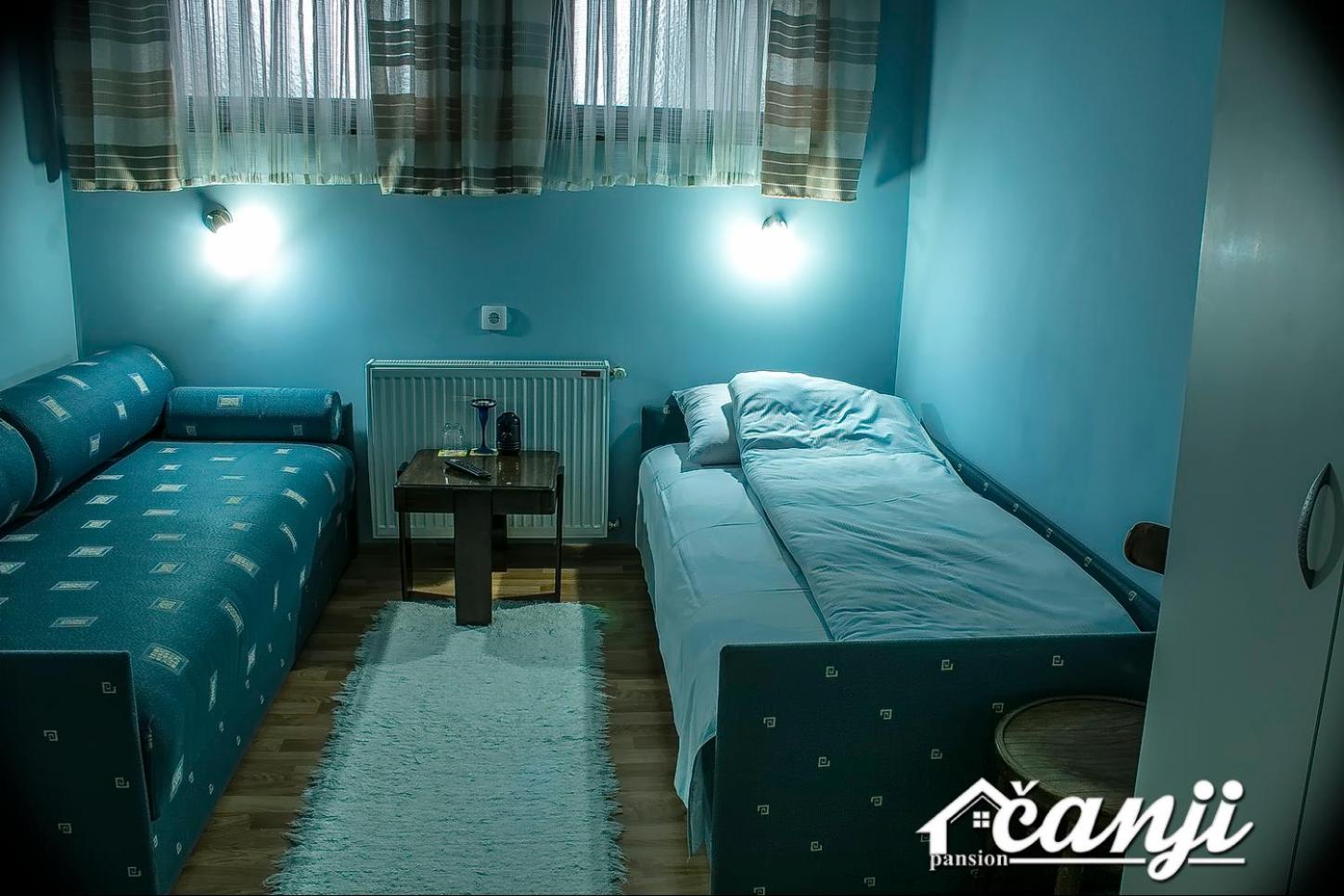 Twin Room with Private Bathroom photo 1