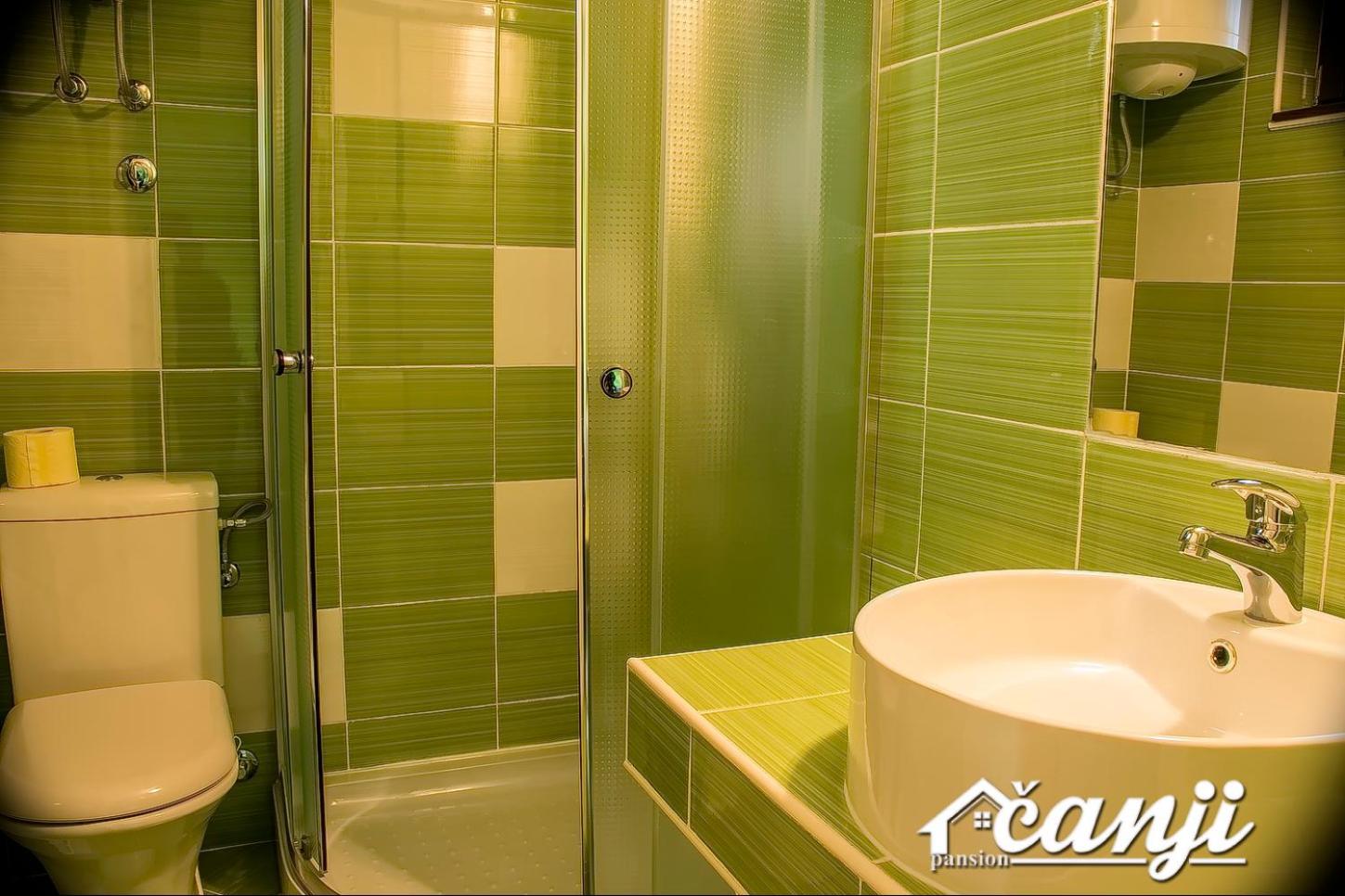 Single Room with Bathroom photo 2