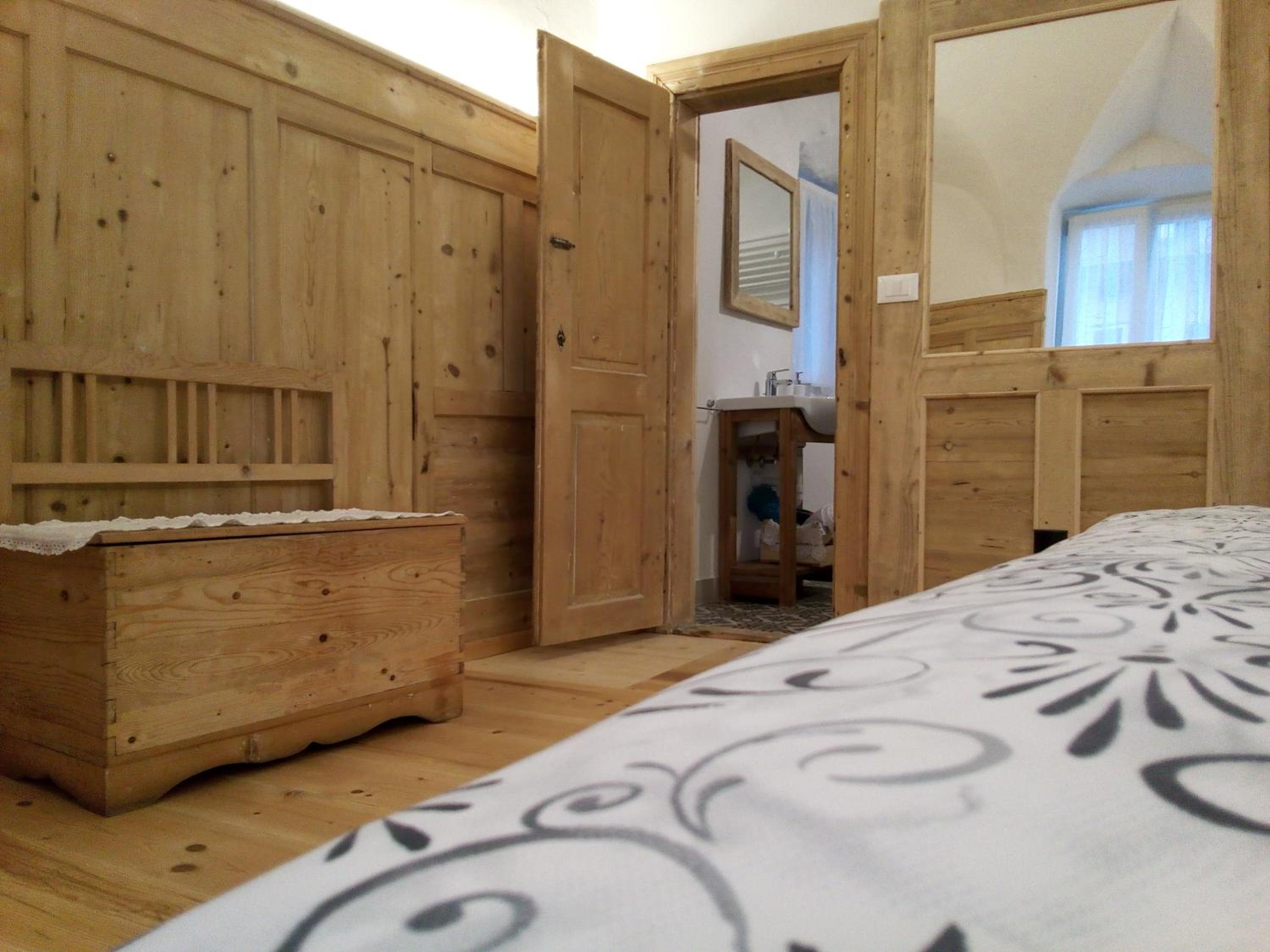 Two-Bedroom Apartment - Photo 10
