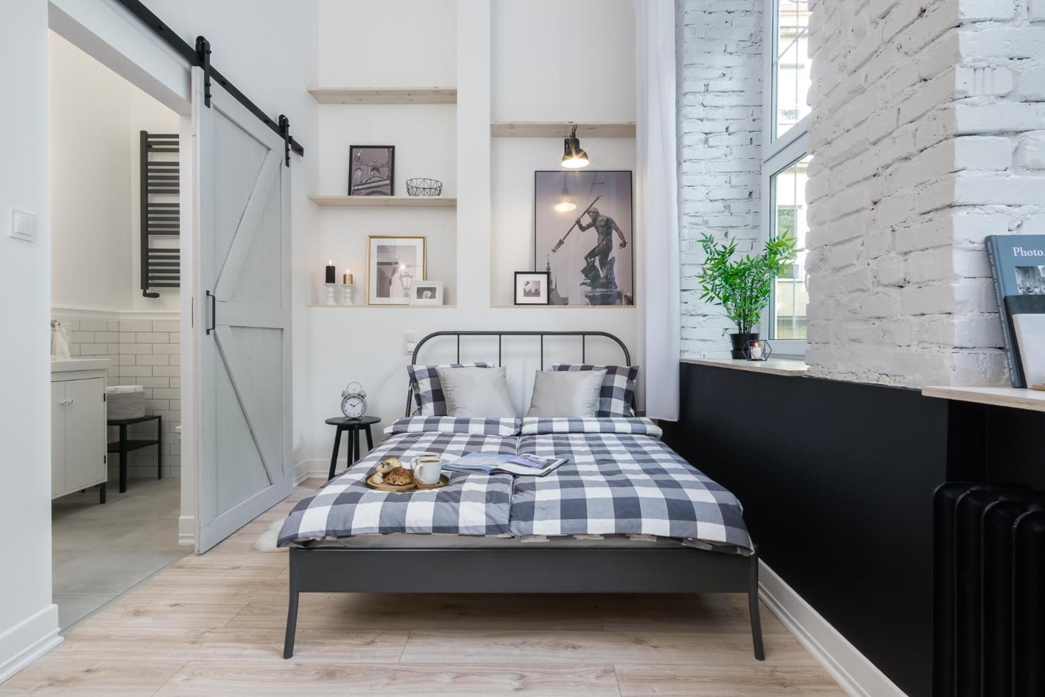 Studio Apartment - Photo 1
