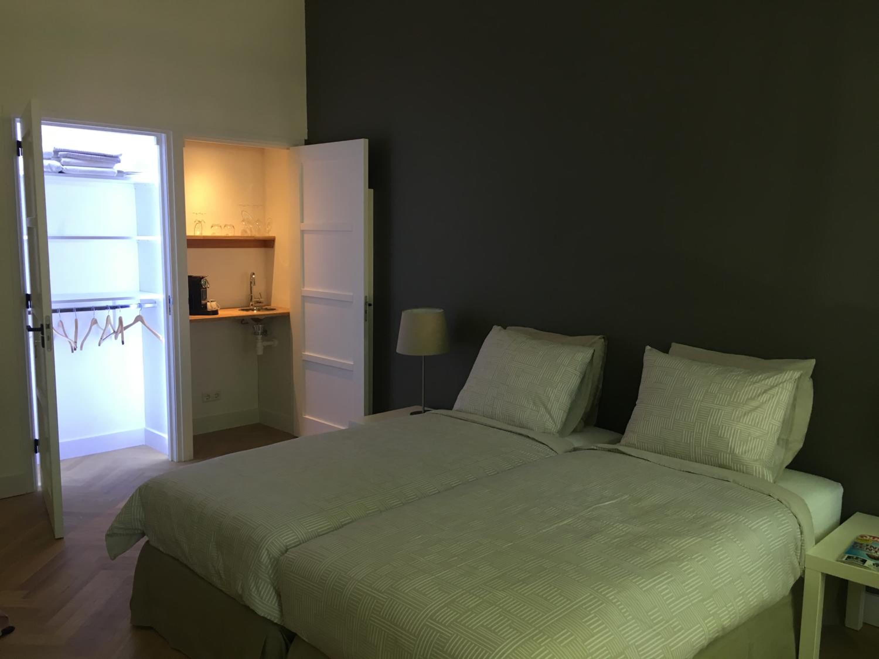 Deluxe Double or Twin Room - Photo 9