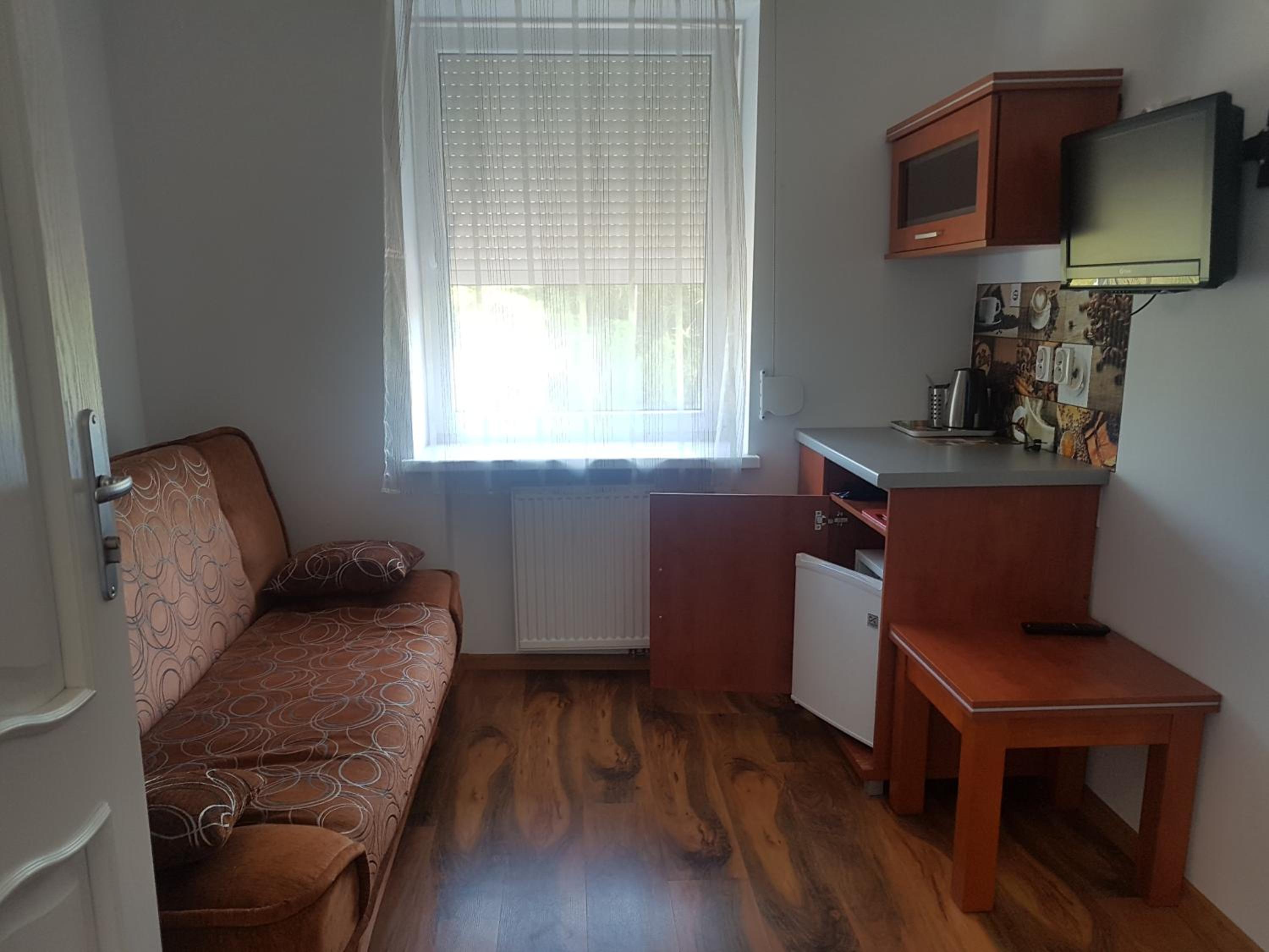 Small Double Room - Photo 5