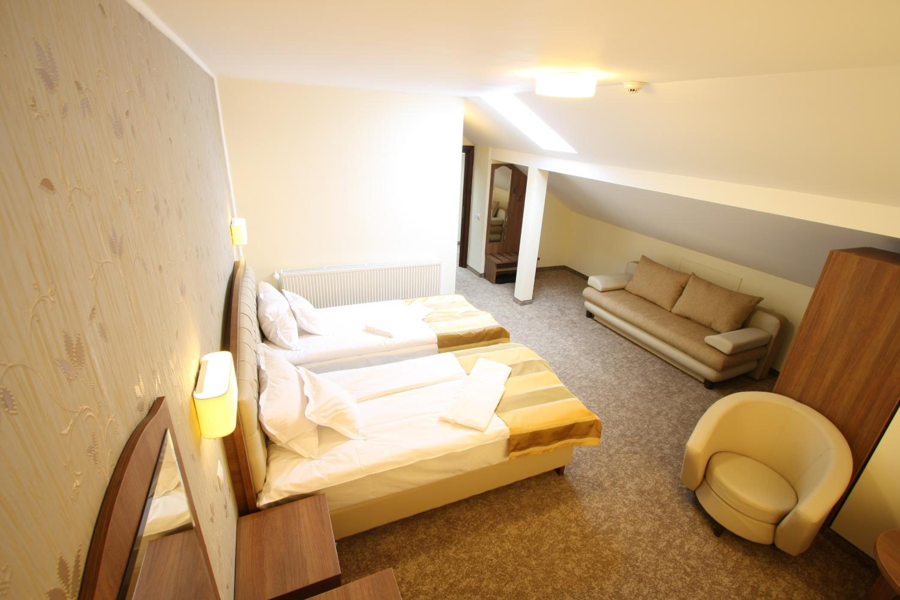 Double or Twin Room photo 3