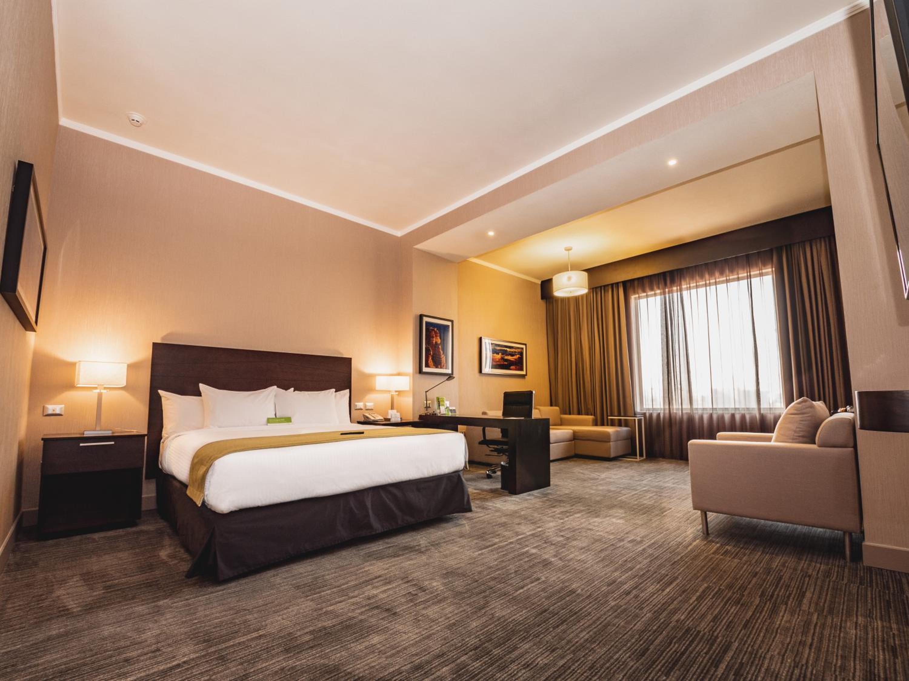 King Room - Mobility Access/Non-Smoking photo 2