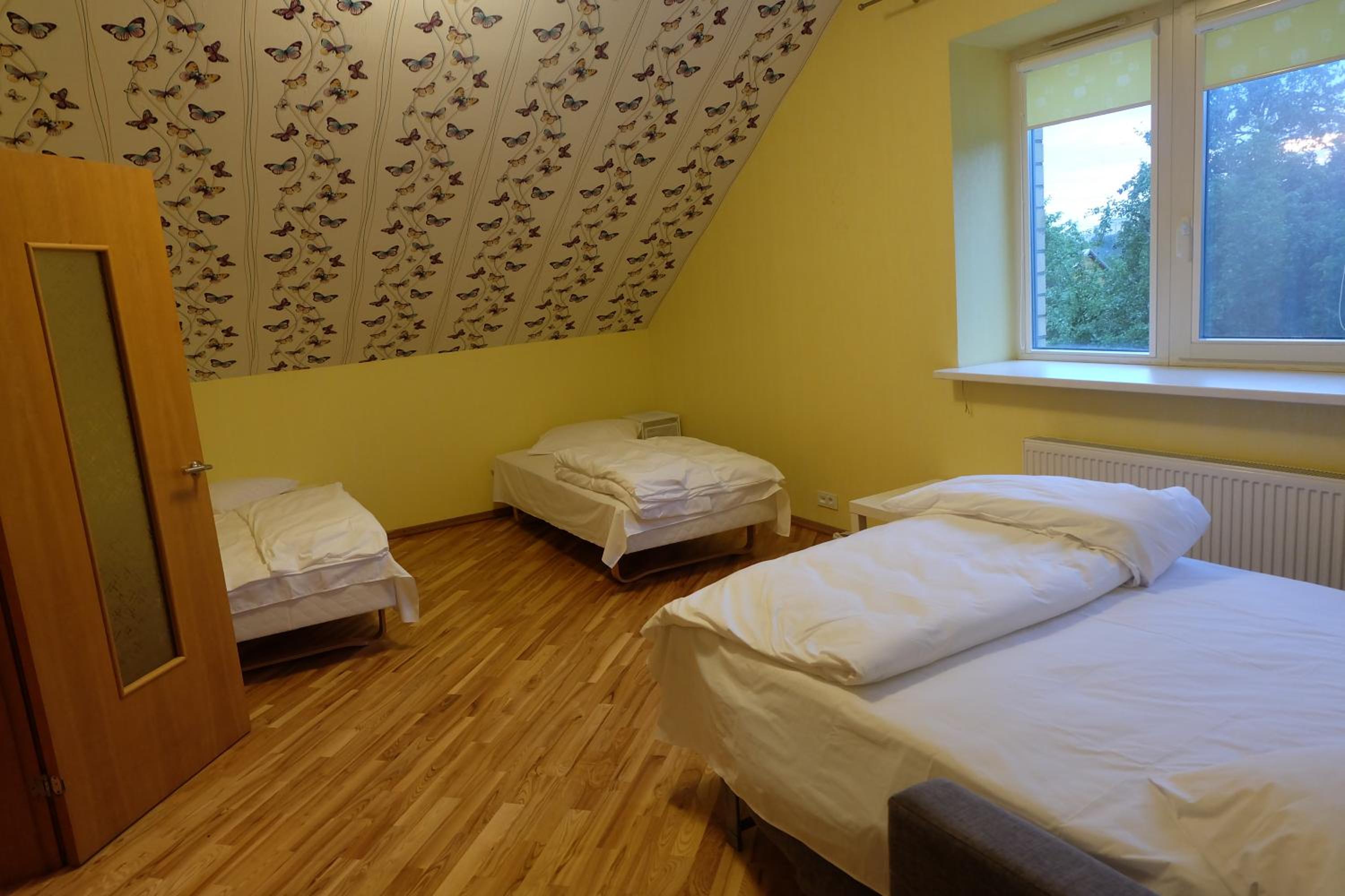 Quadruple Room with Shower - Photo 1