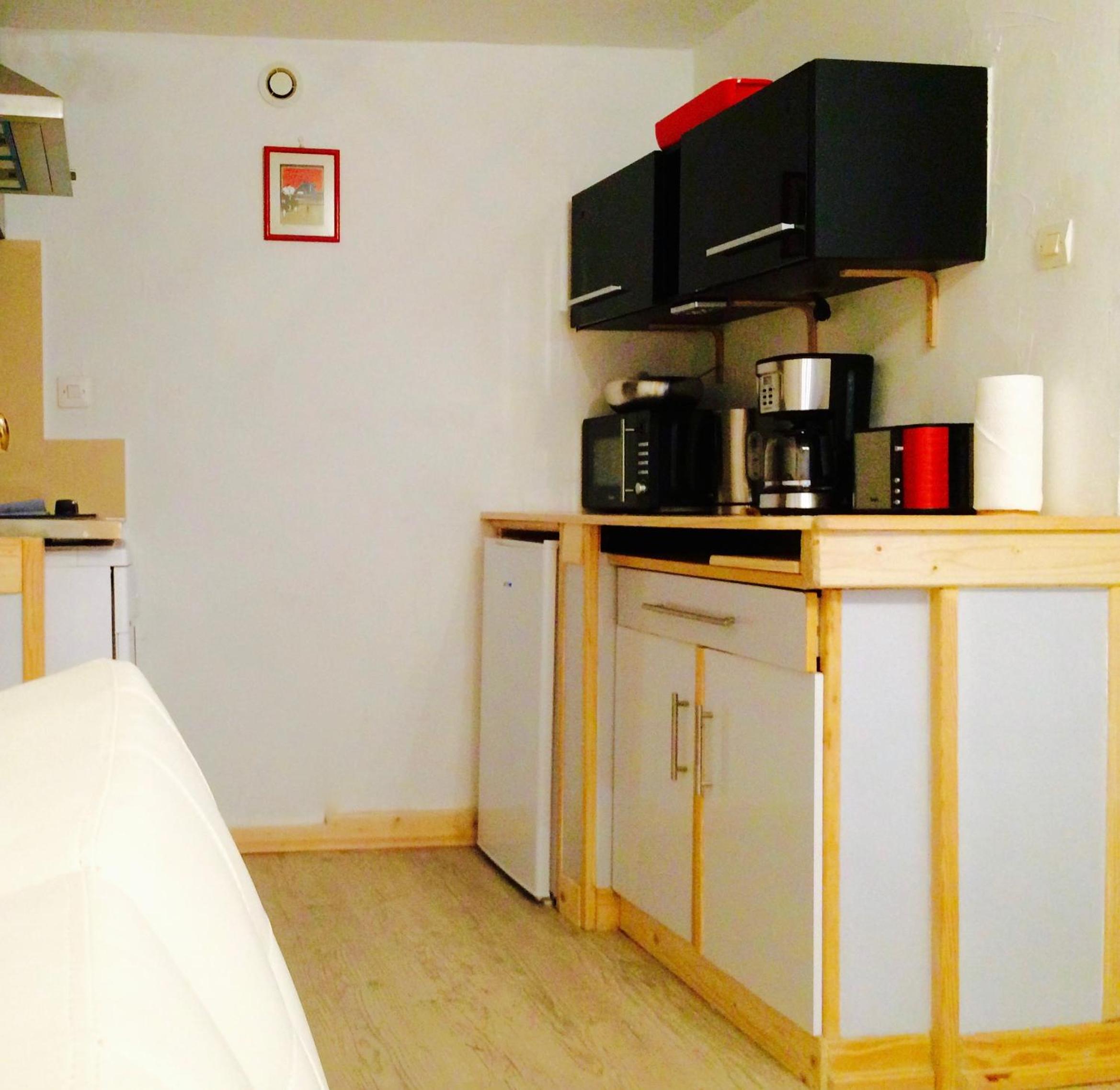 One-Bedroom Apartment - Photo 4