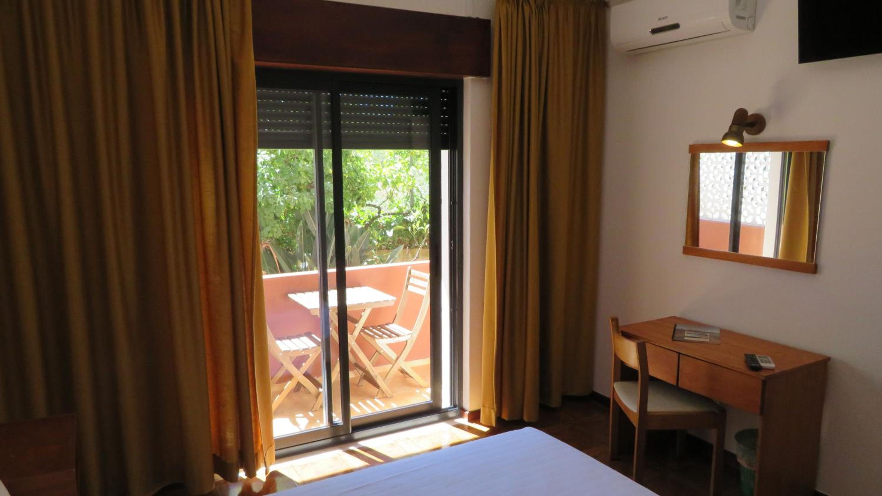 Standard Twin Room photo 2
