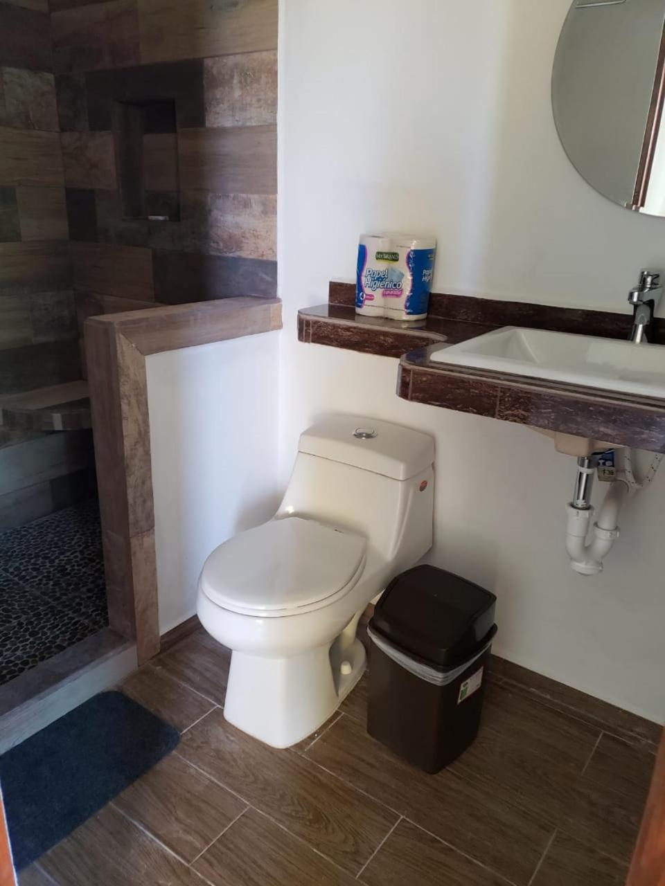 Studio Apartment - Photo 6
