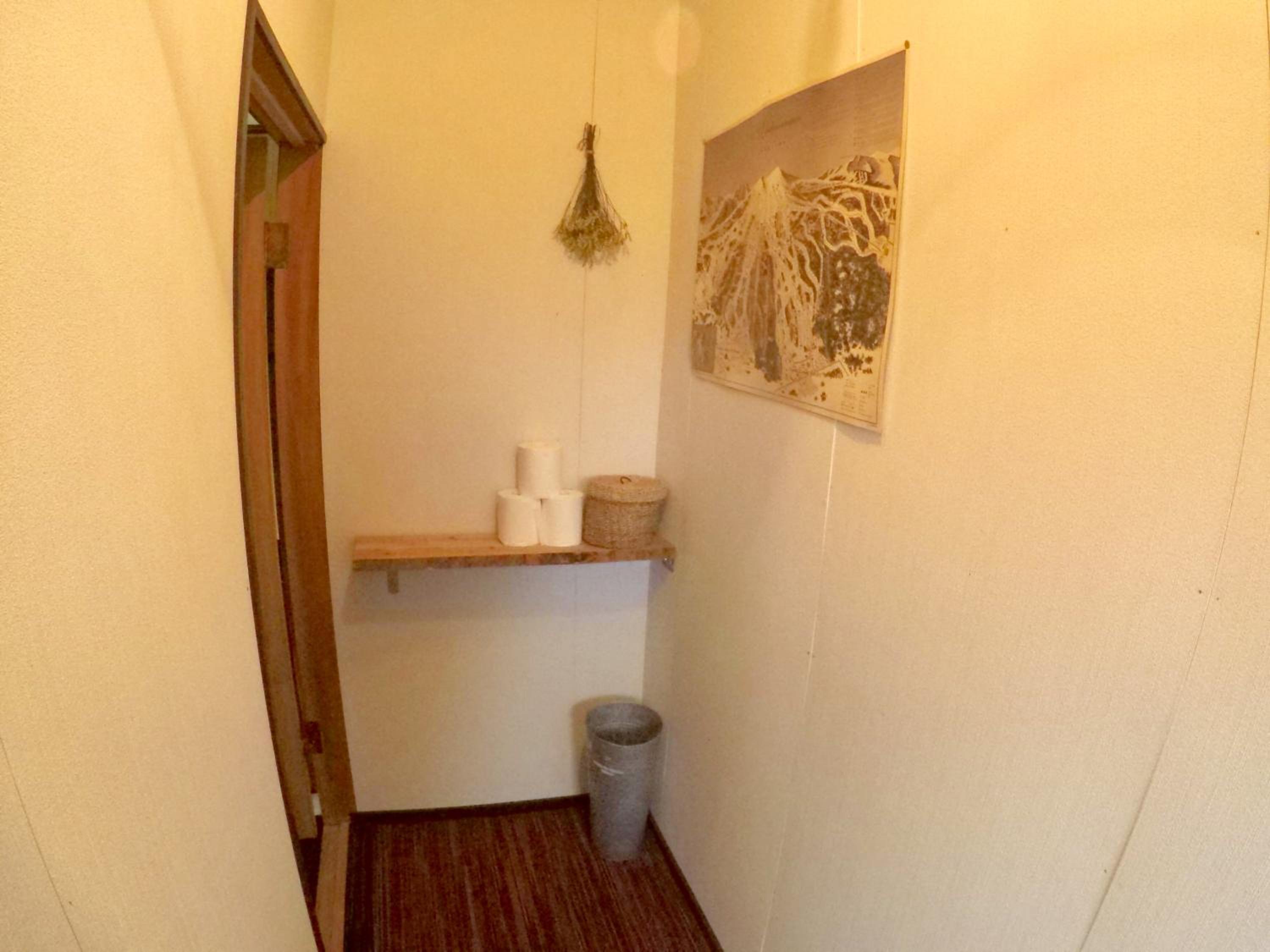 Quadruple Room with Private Bathroom - Photo 9