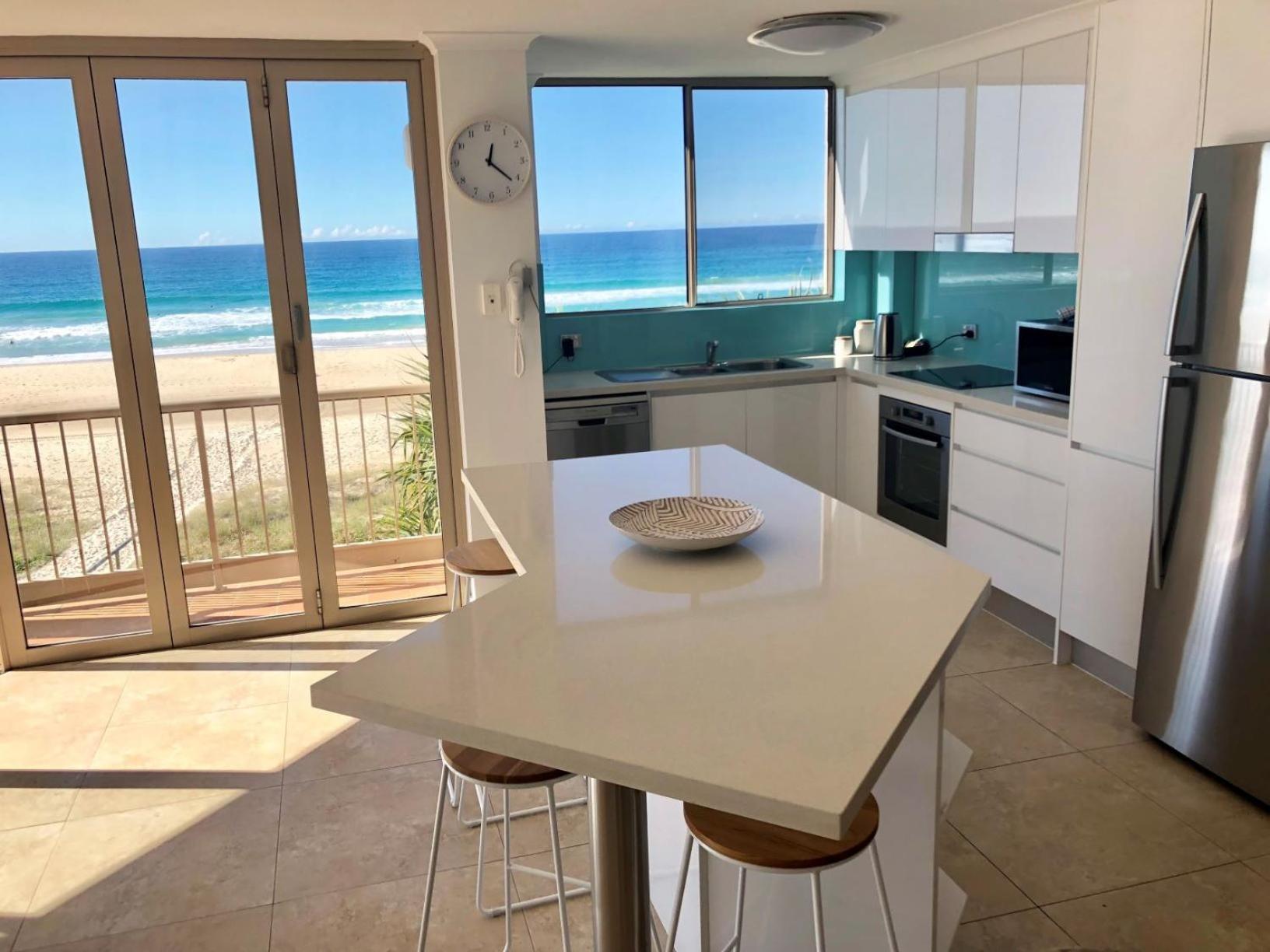 Three-Bedroom Apartment - Beachfront - Non Smoking
