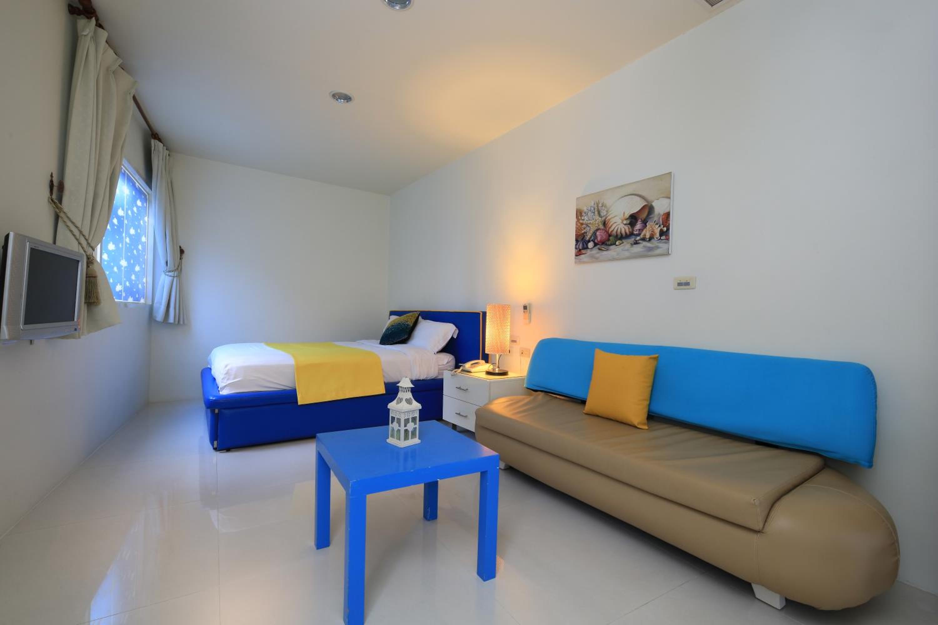Budget Double Room ( No Window )  photo 3