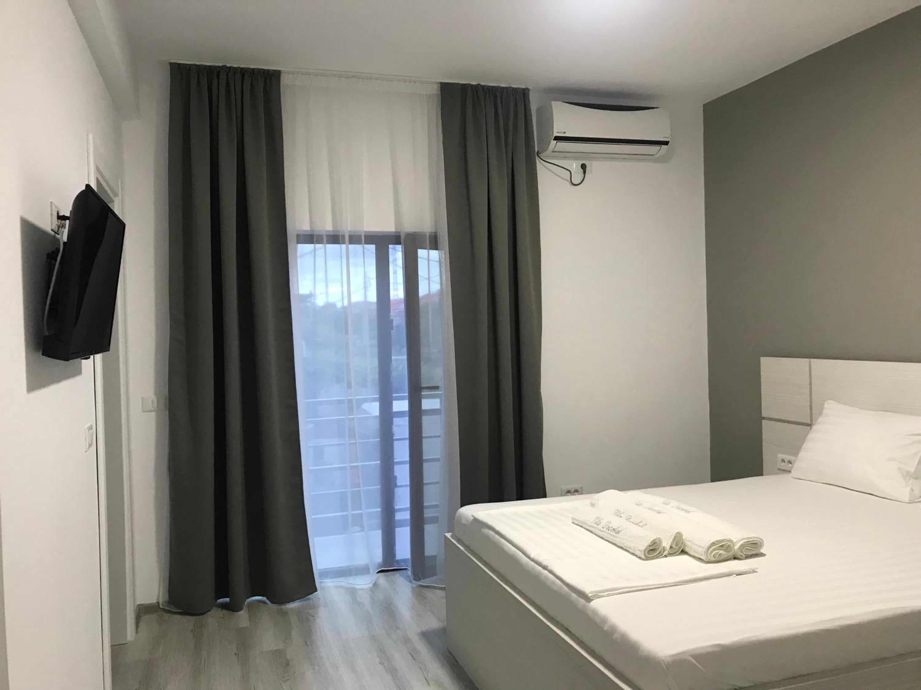 Double Room with Private Bathroom photo 1