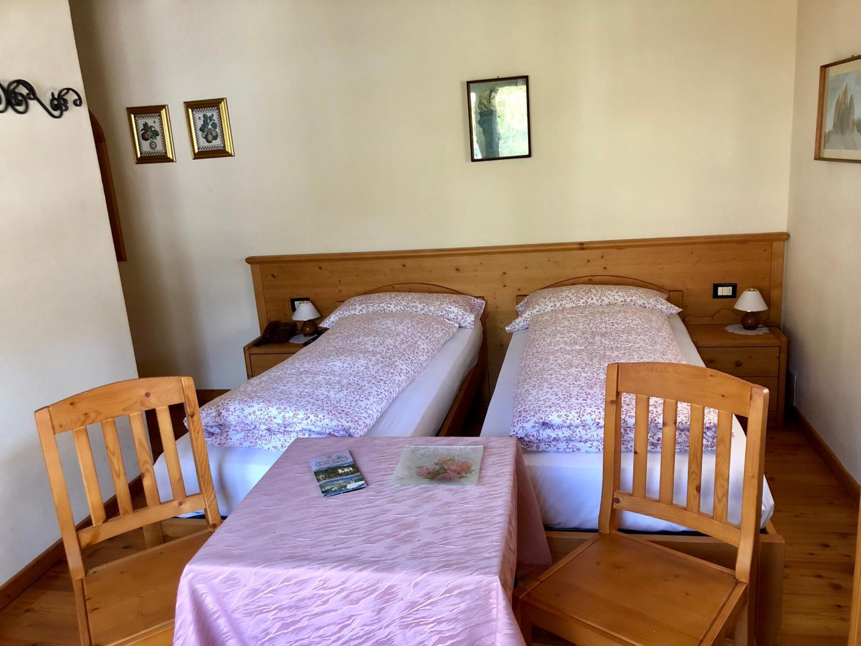 Deluxe Double or Twin Room photo 2