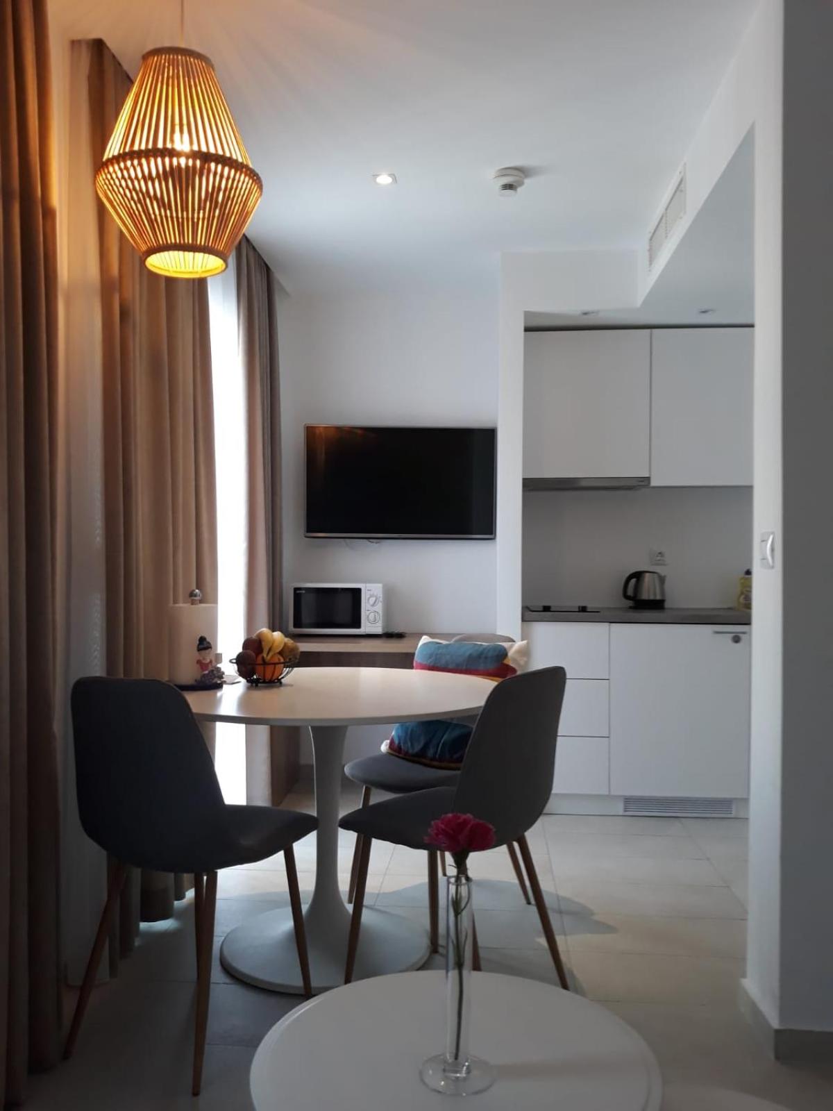 Comfort Apartment with Pool View photo 3