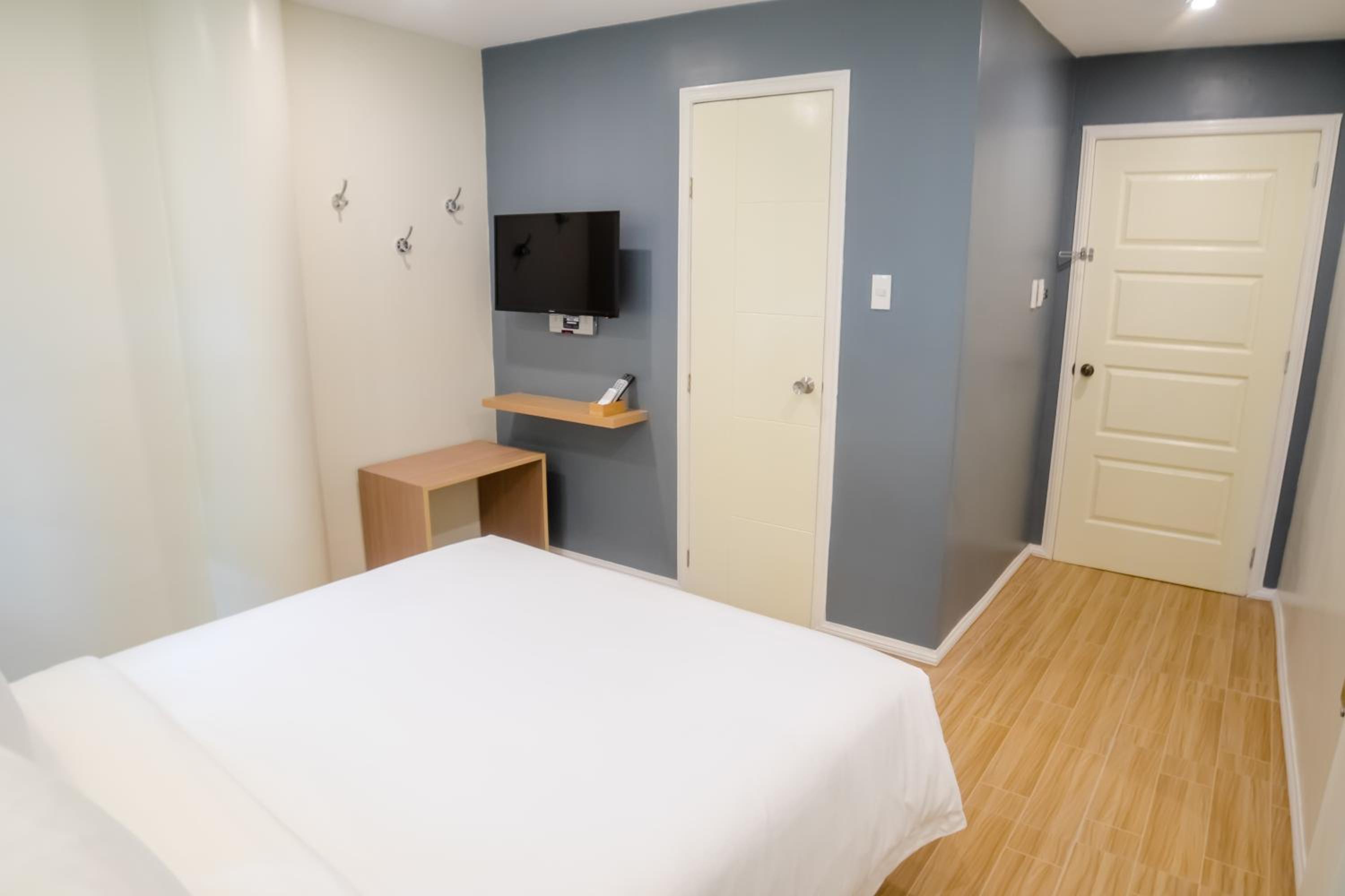 Deluxe Room - Photo 5