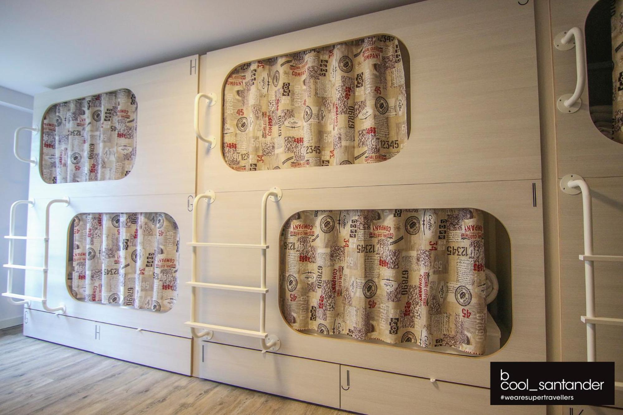 Bunk Bed in 12-Bed Mixed Dormitory Room photo 2