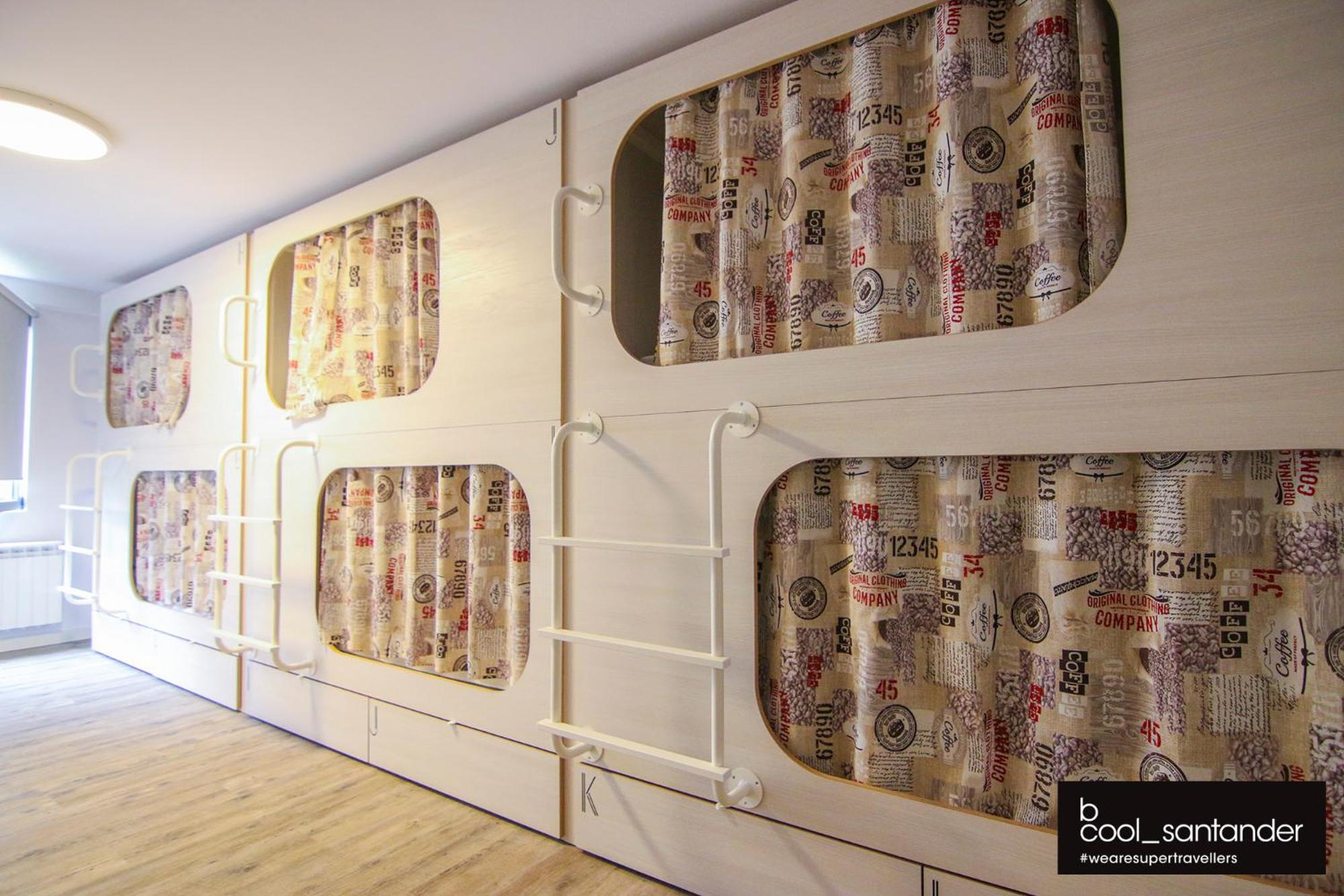 Bunk Bed in 12-Bed Mixed Dormitory Room photo 3