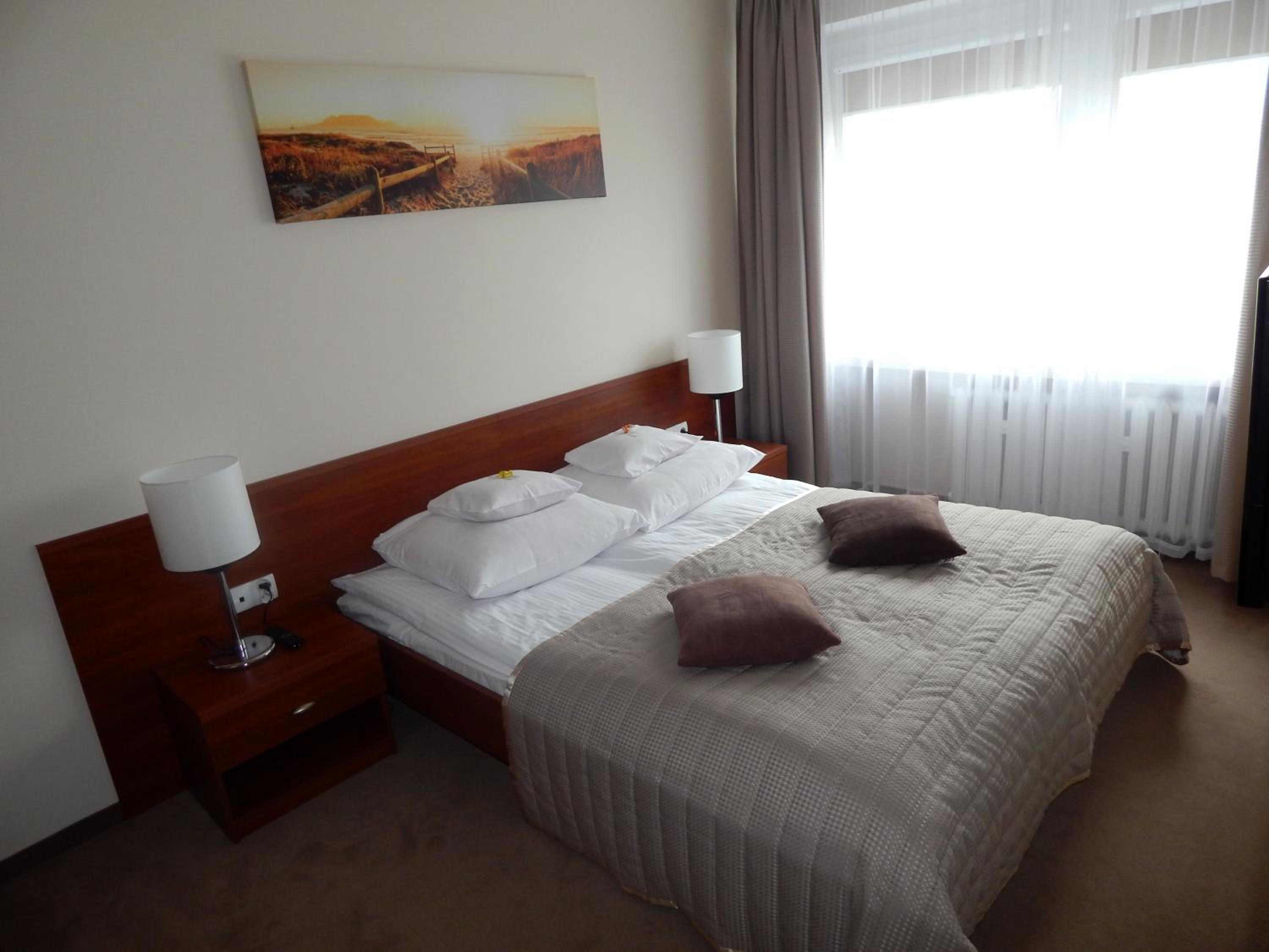 Standard Double or Twin Room - Photo 6