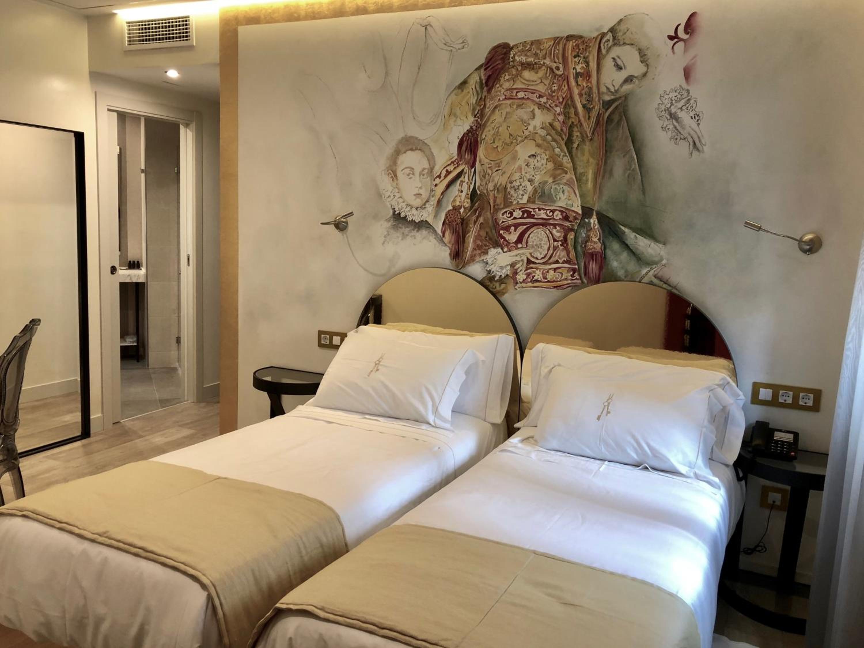 Double or Twin Room - Photo 3