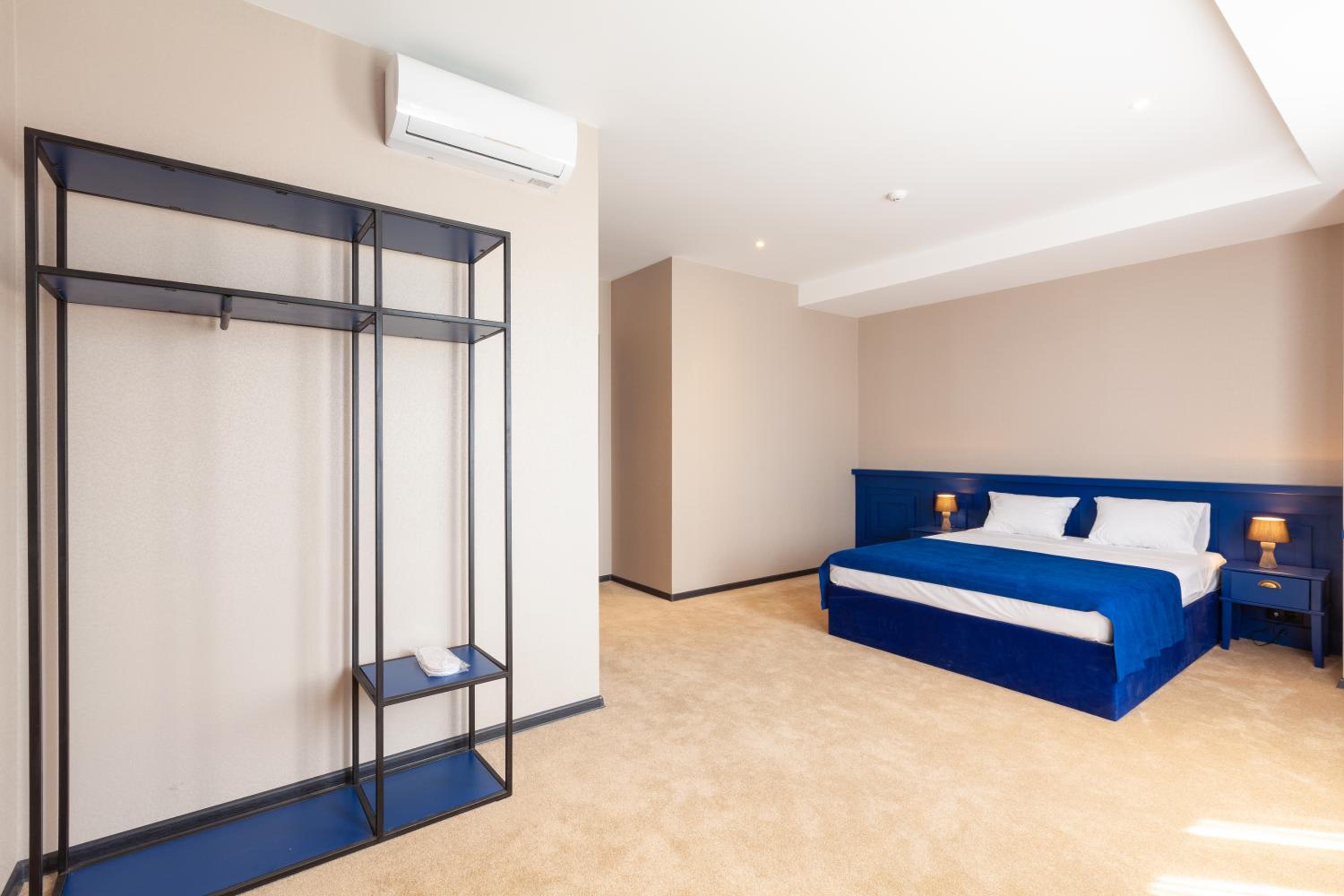 Deluxe Double Room with Balcony photo 2