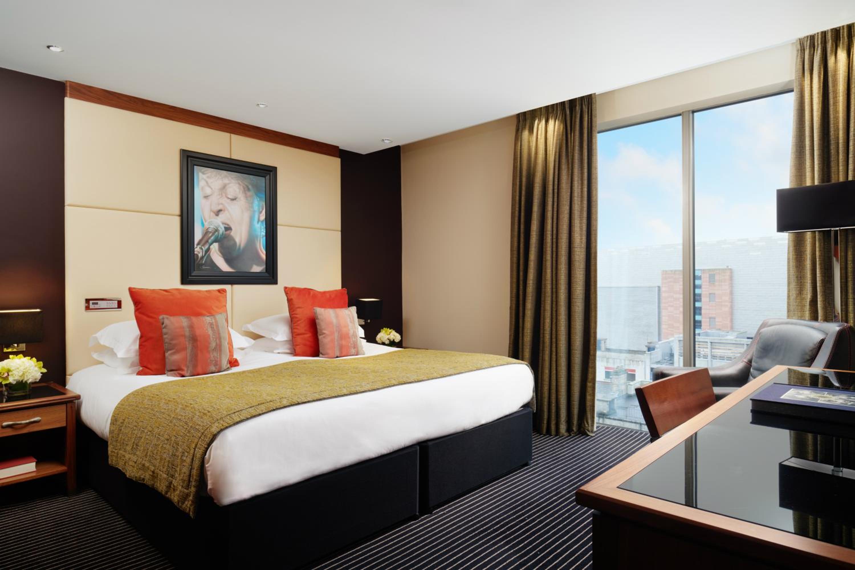  Classic Double Room with Balcony - Photo 1