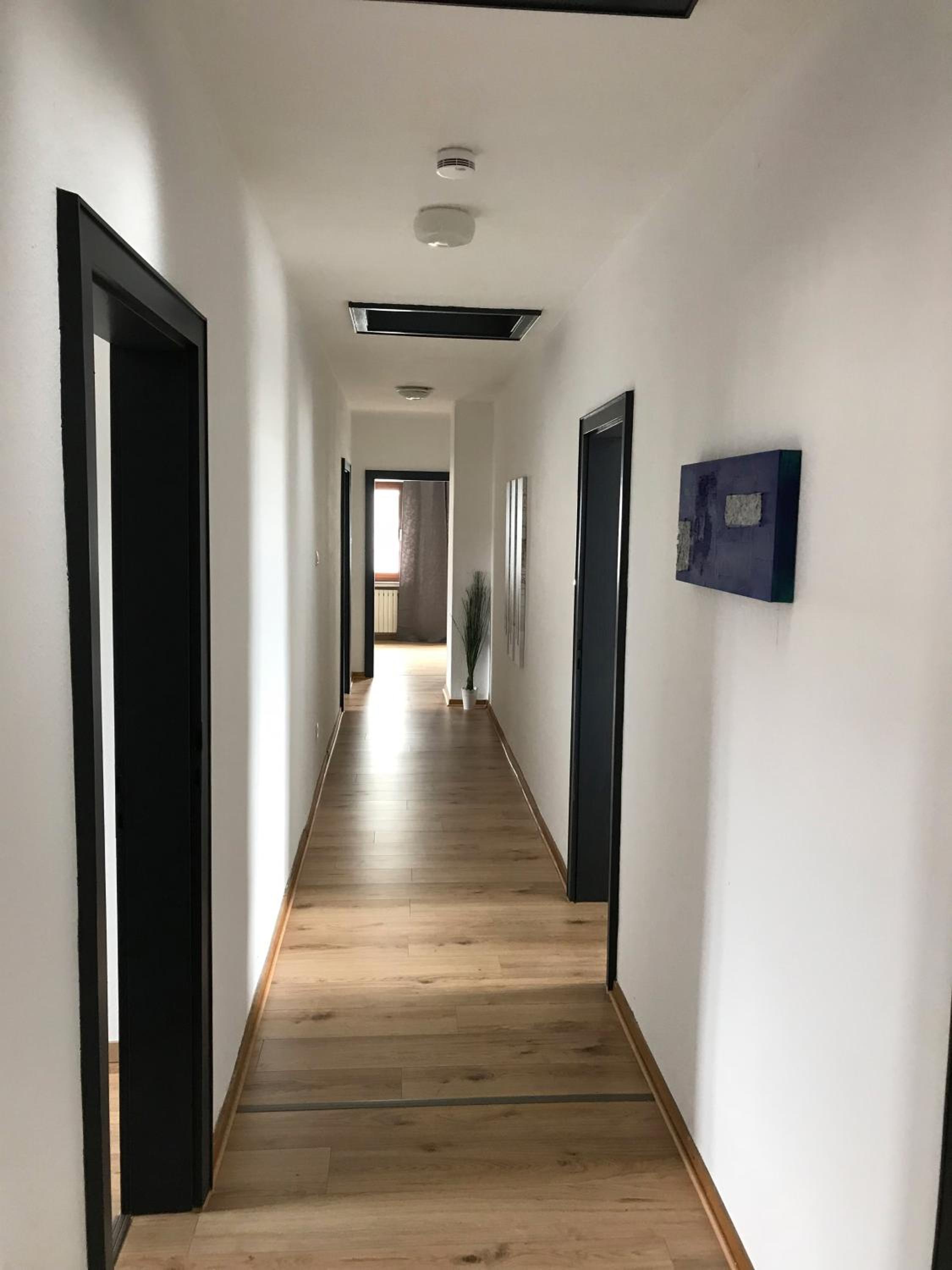 Five-Bedroom Apartment - Photo 1