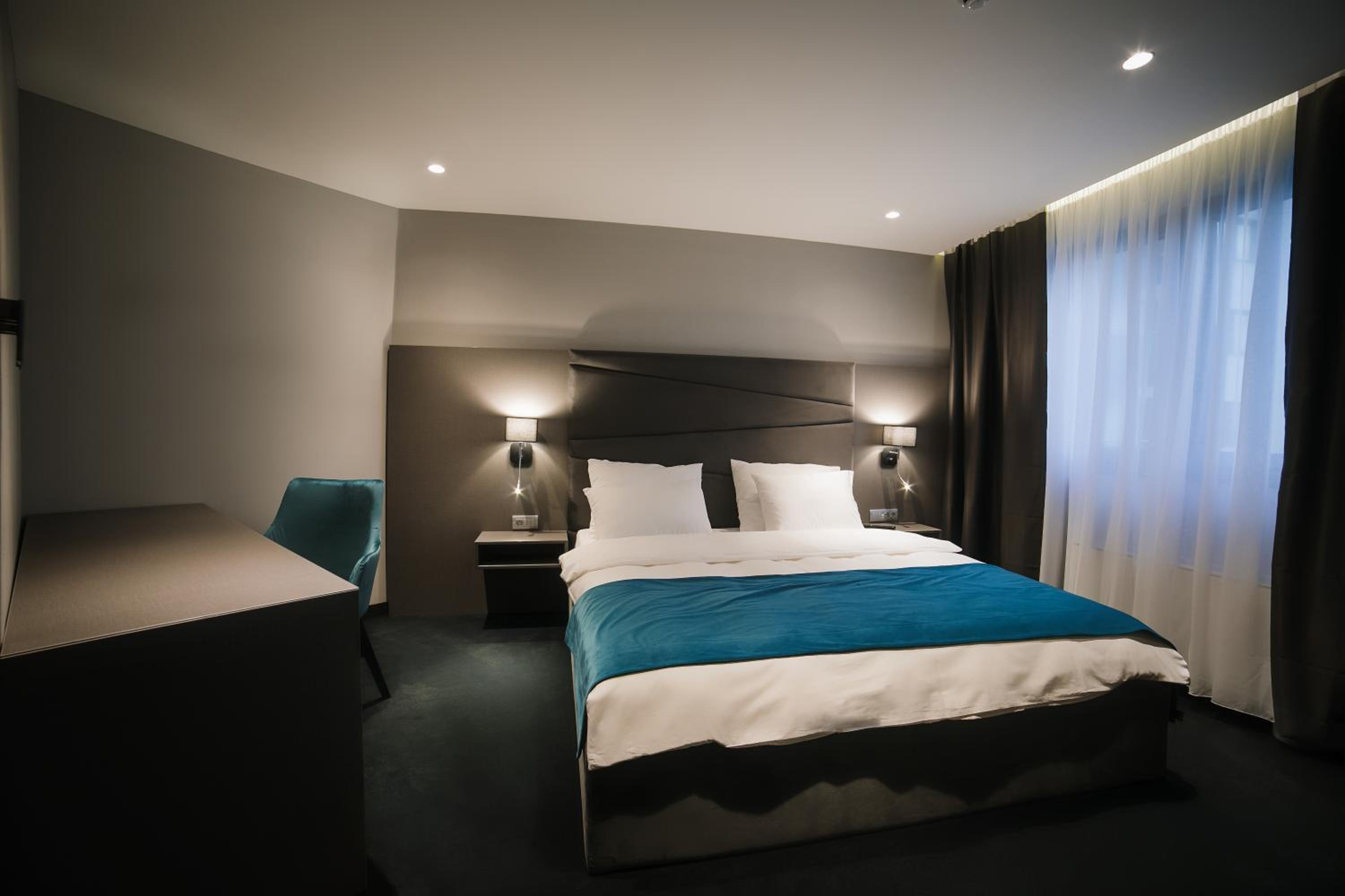 Superior King Room - Photo 1