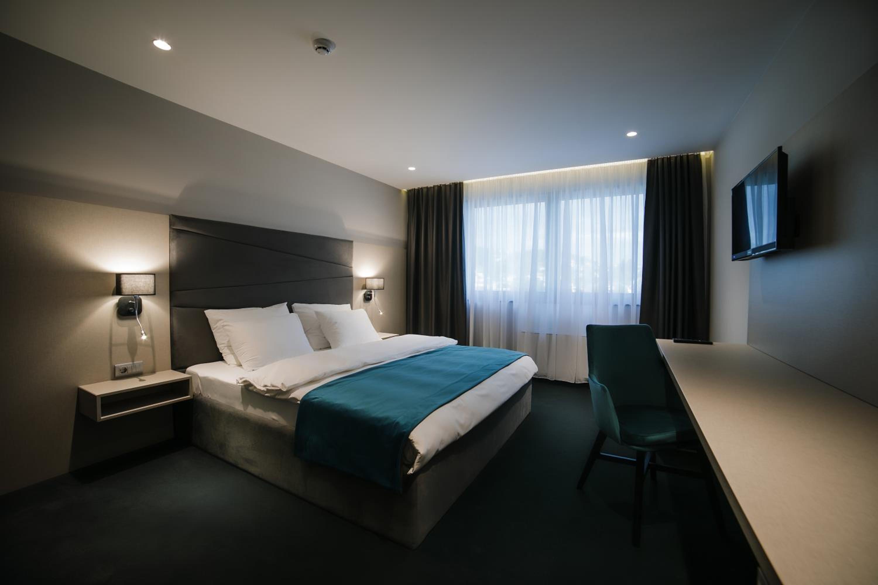 Superior King Room - Photo 7
