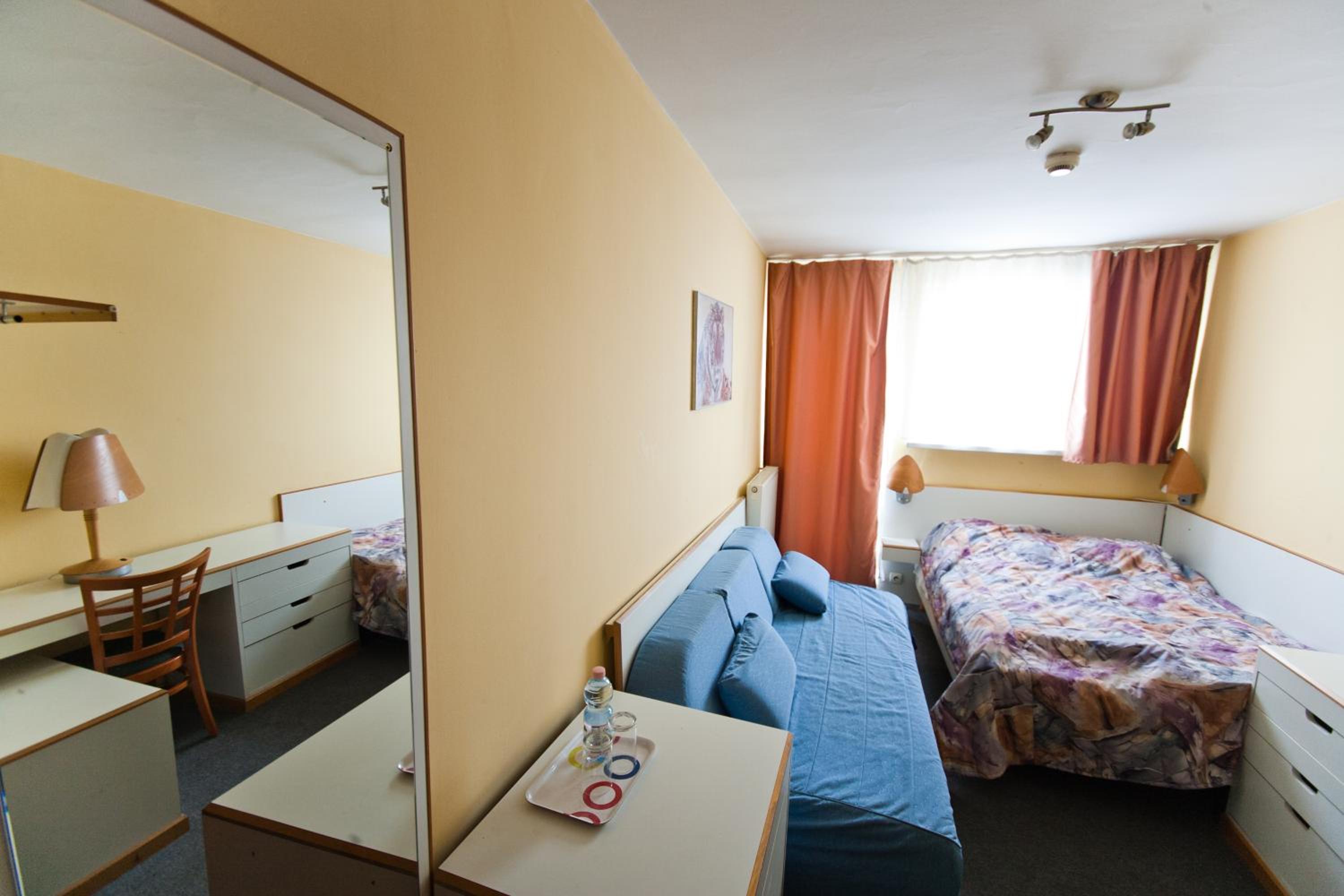 Basic Triple Room photo 1