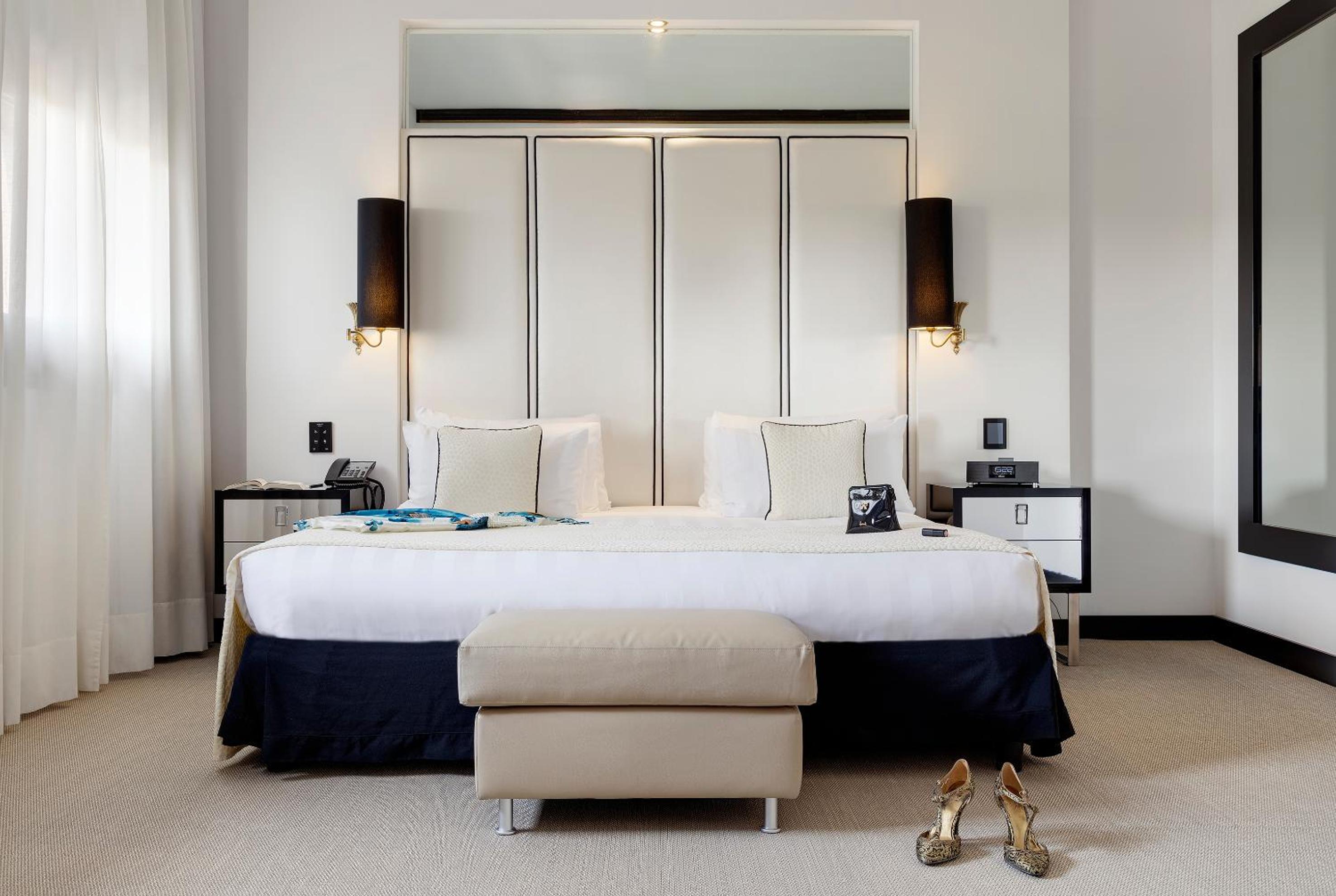 The Level Presidential Suite and Lounge Access