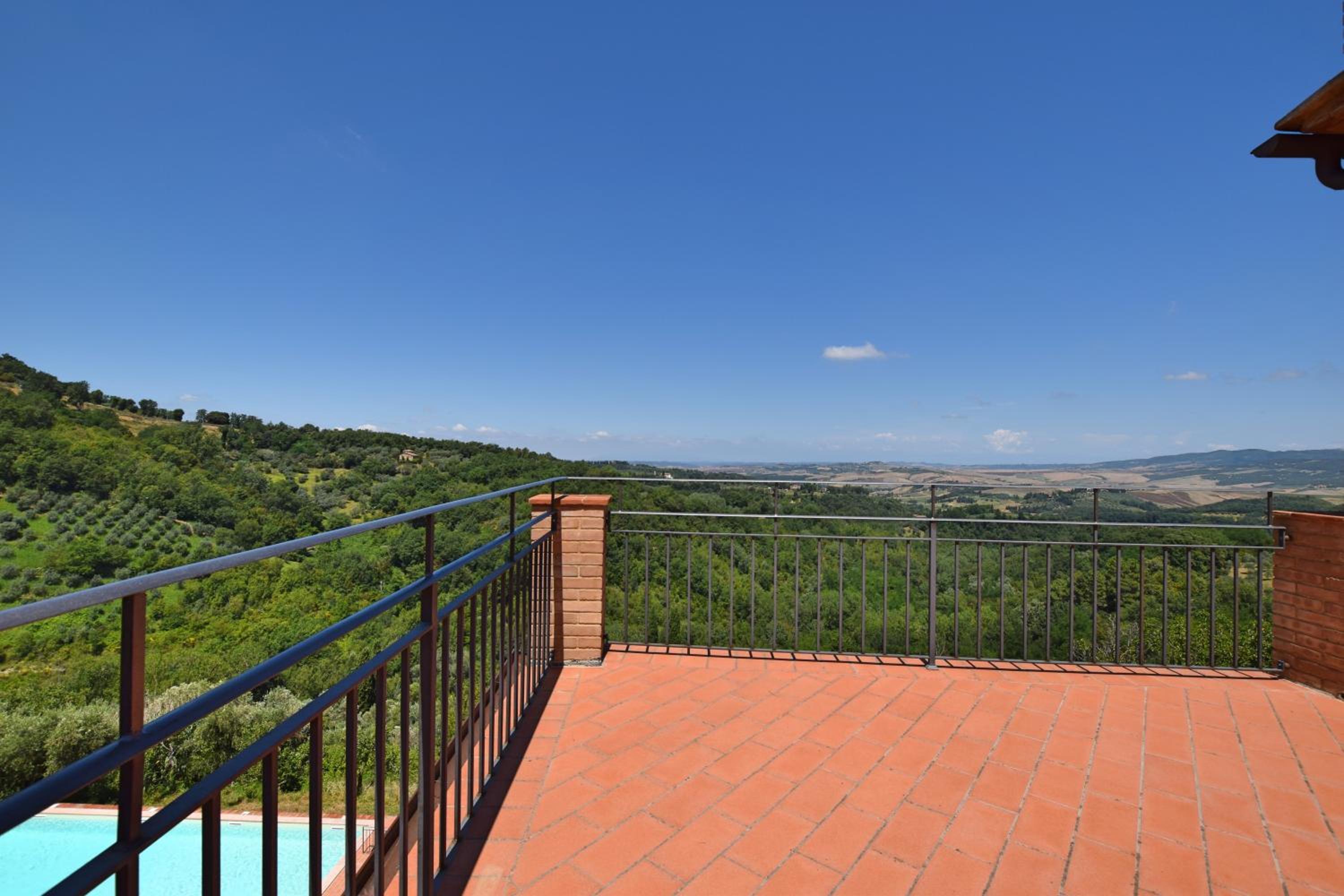 Apartment with Terrace photo 3