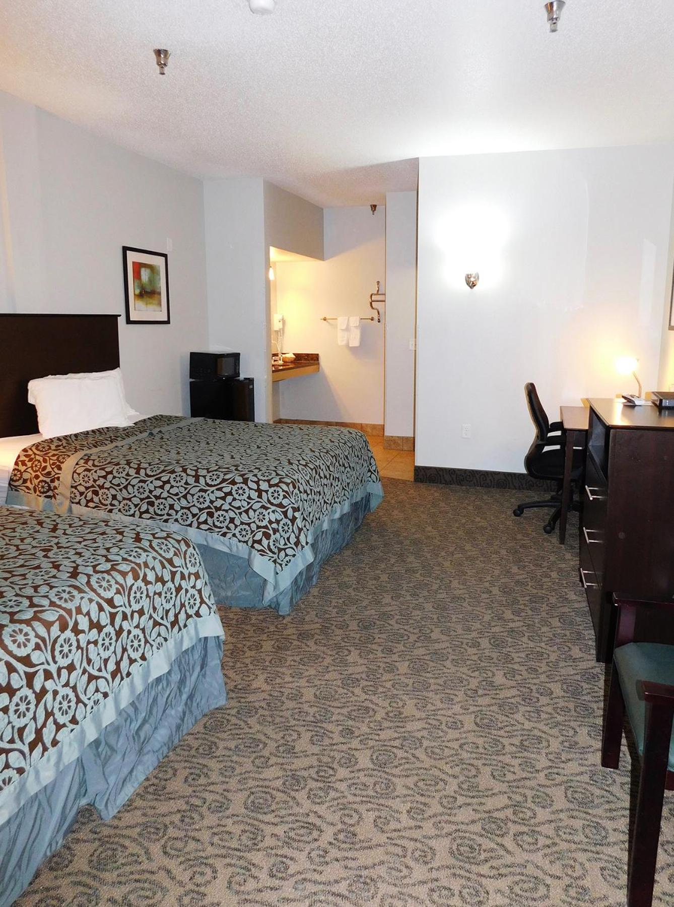 Queen Room - Disability Access - Non-Smoking