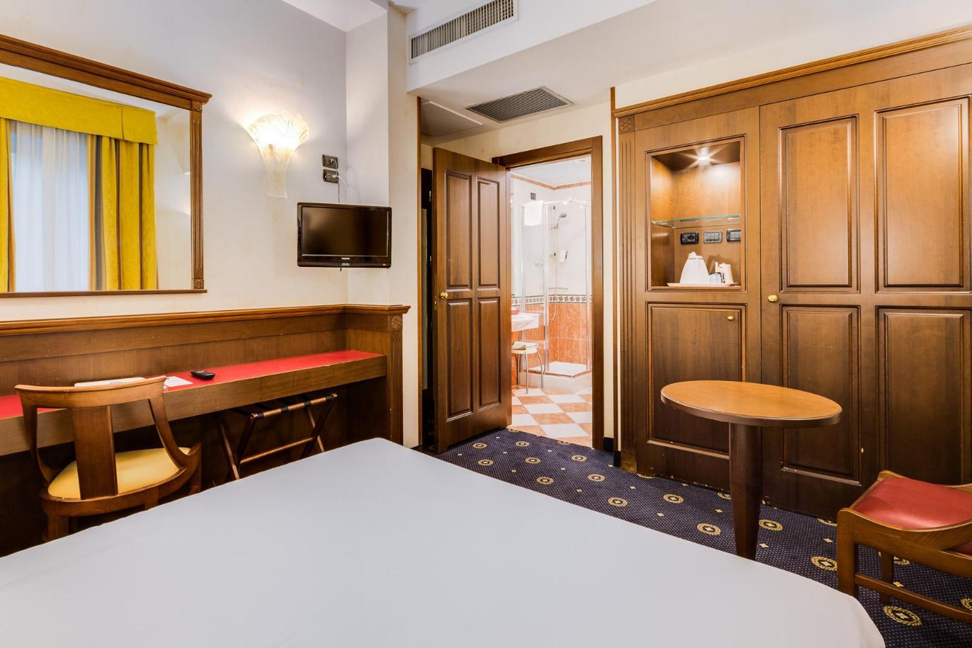 Classic Queen Room - Non-Smoking - Photo 4