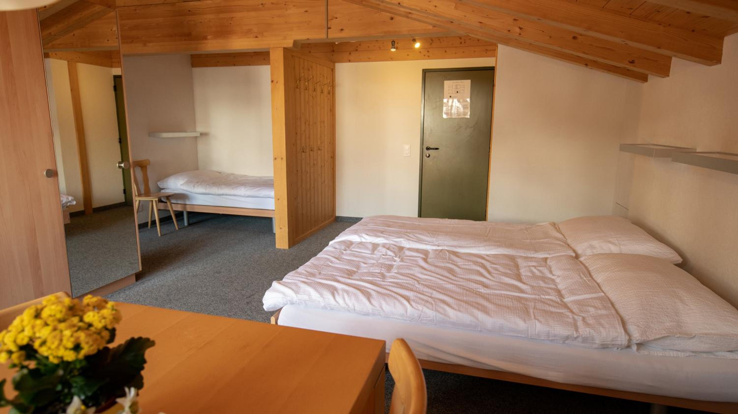 Quintuple Room with Private Bathroom - Photo 5