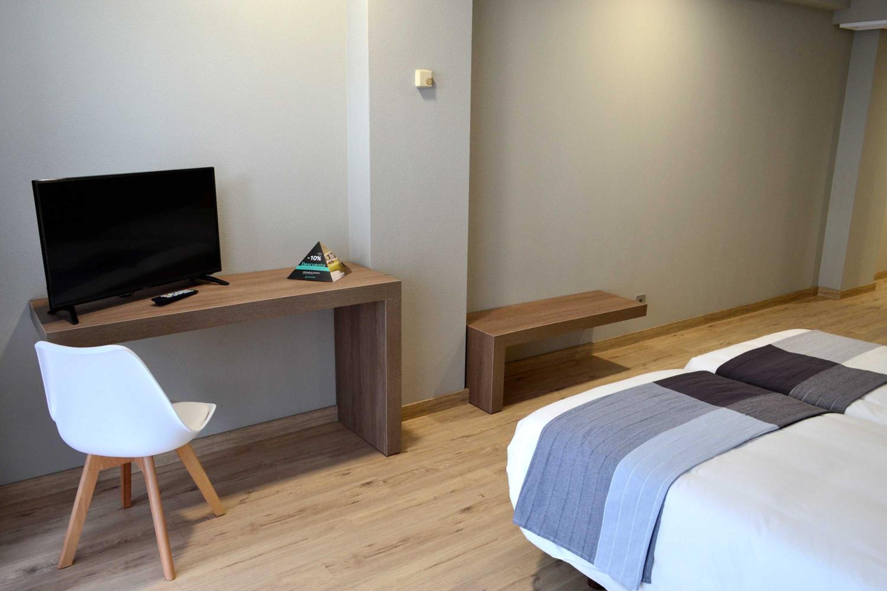 Standard Double or Twin Room photo 3