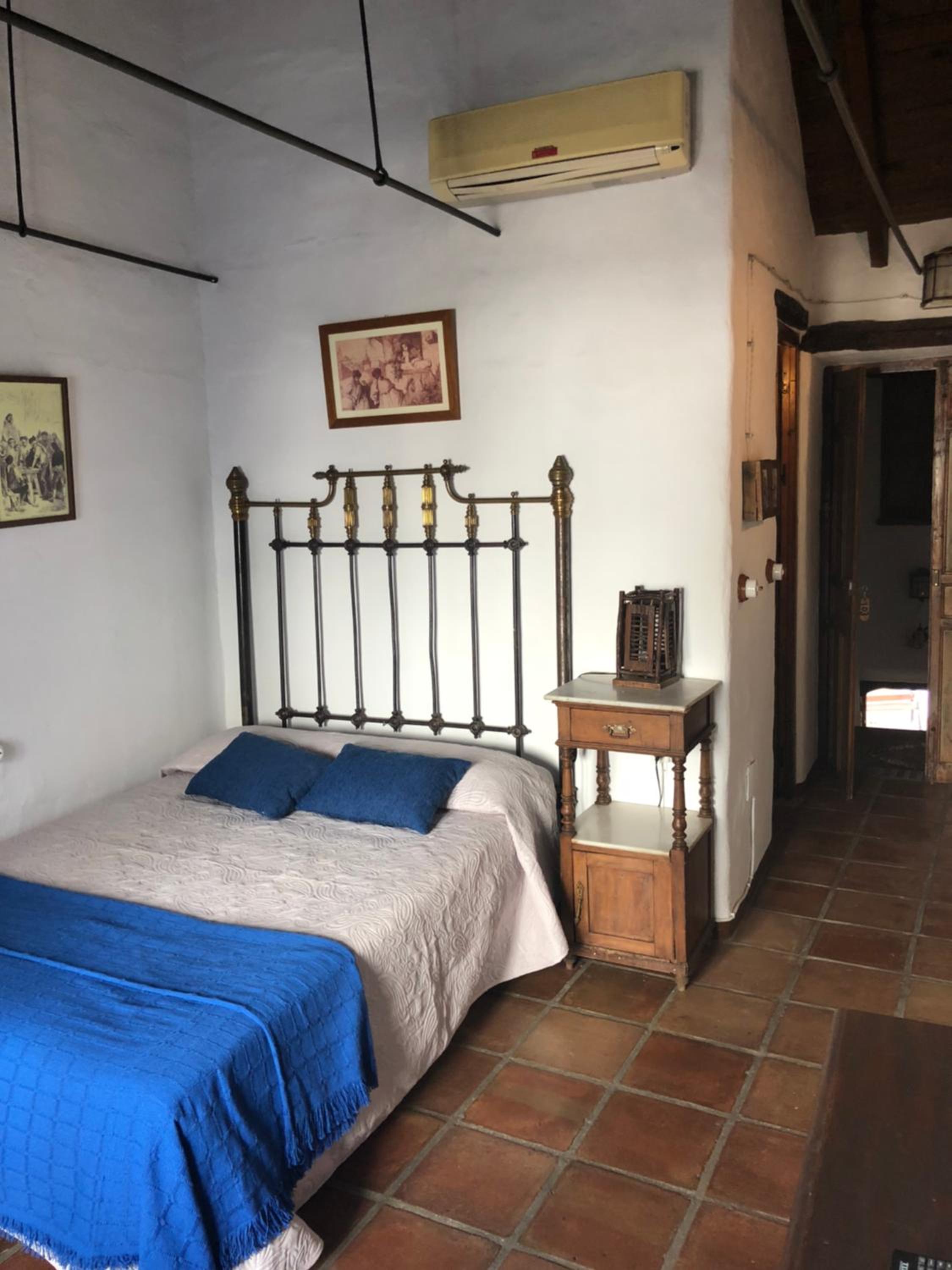 Double Room - Photo 6