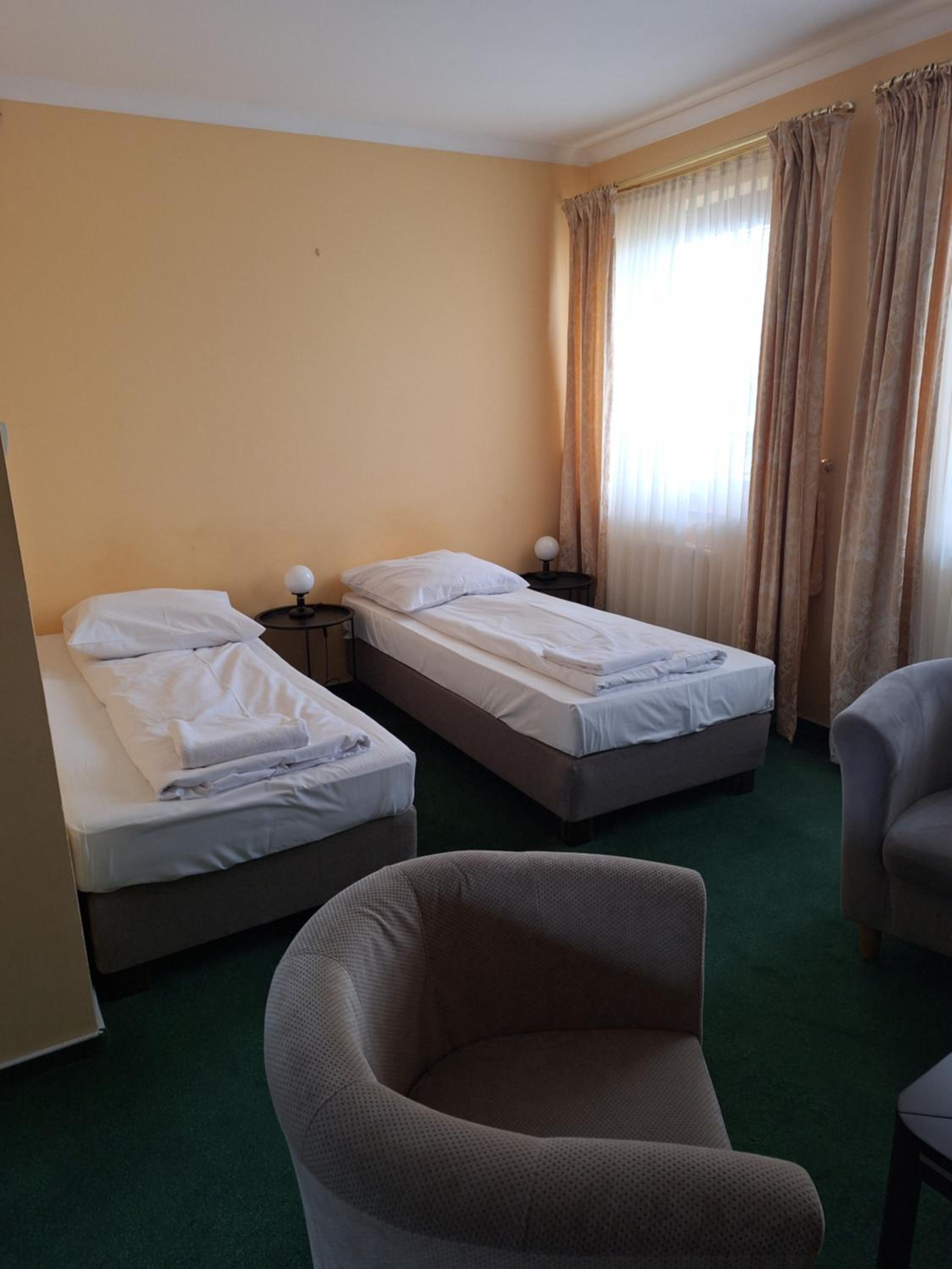 Economy Triple Room