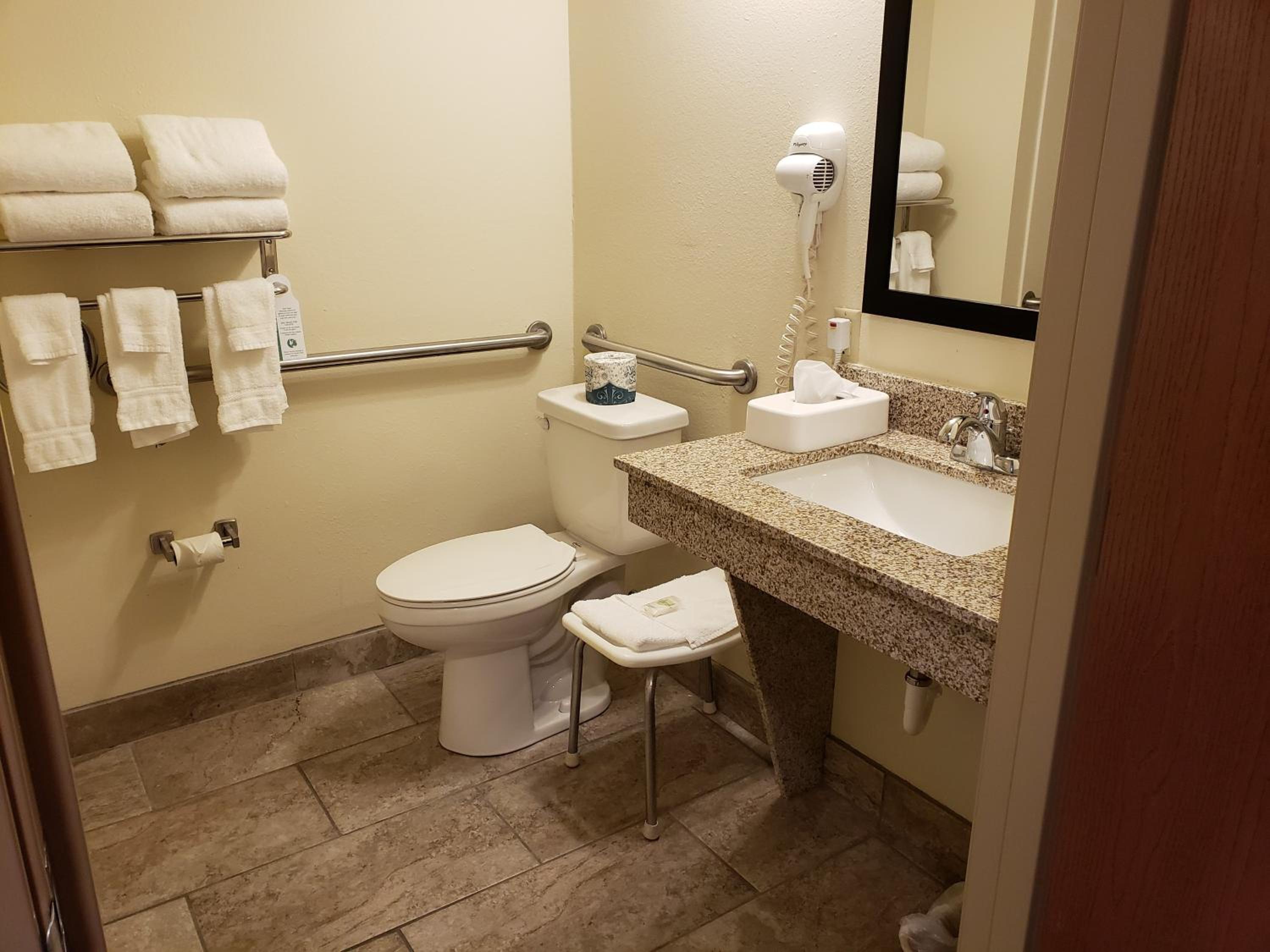 Quadruple Room - Photo 3