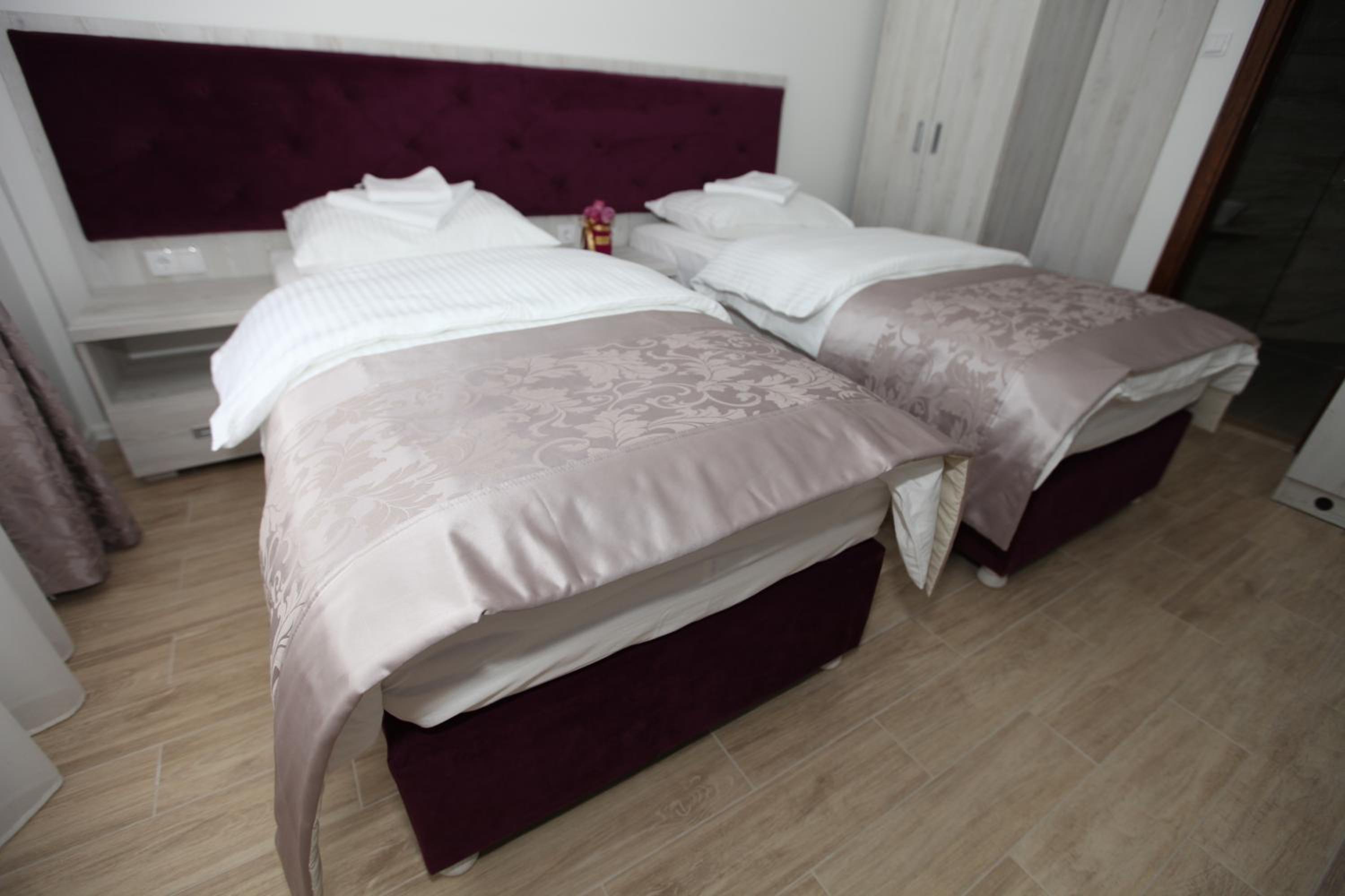 Deluxe Quadruple Room - Photo 2