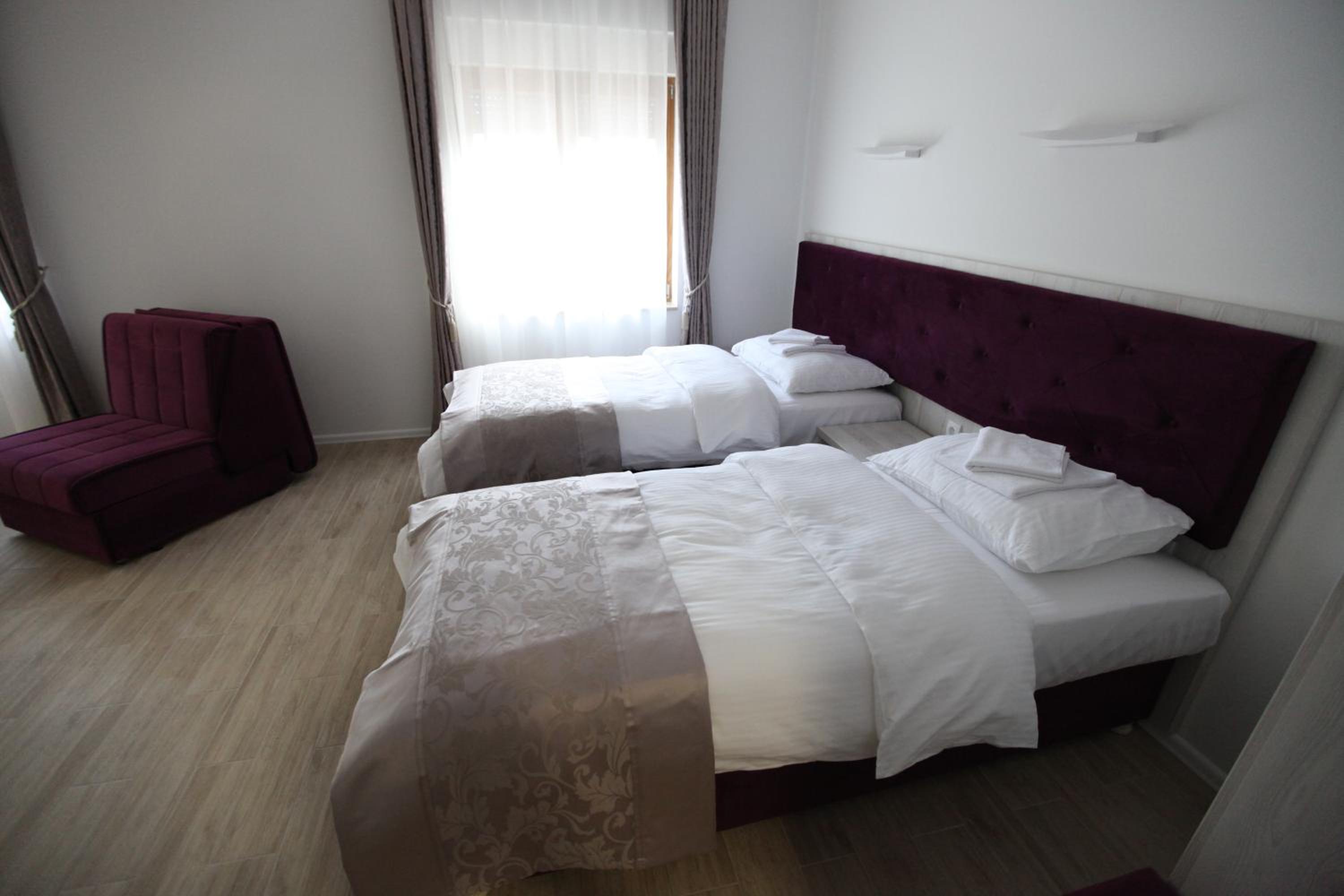 Deluxe Double Room - Photo 20