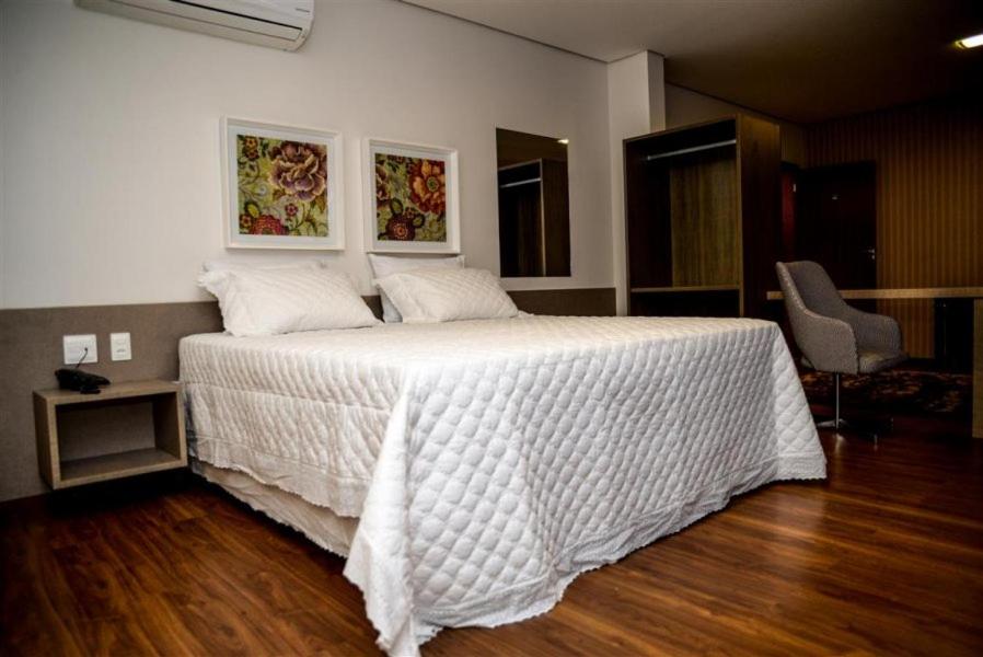 Deluxe Suite with Spa Bath