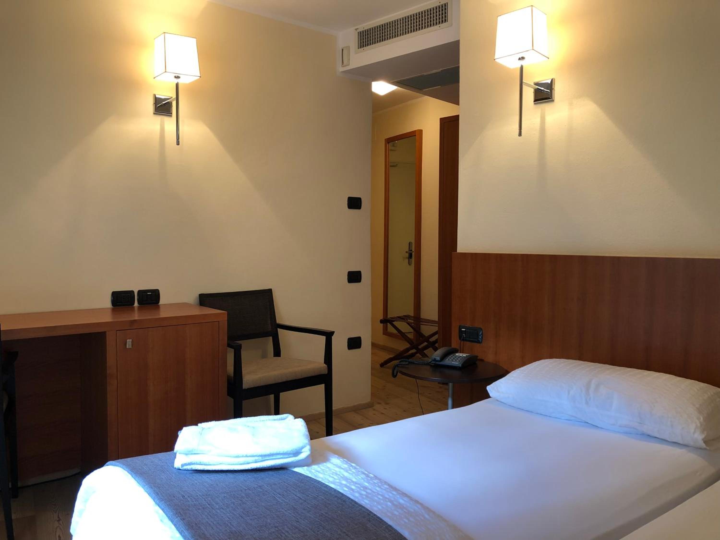 Double Room with Balcony photo 3