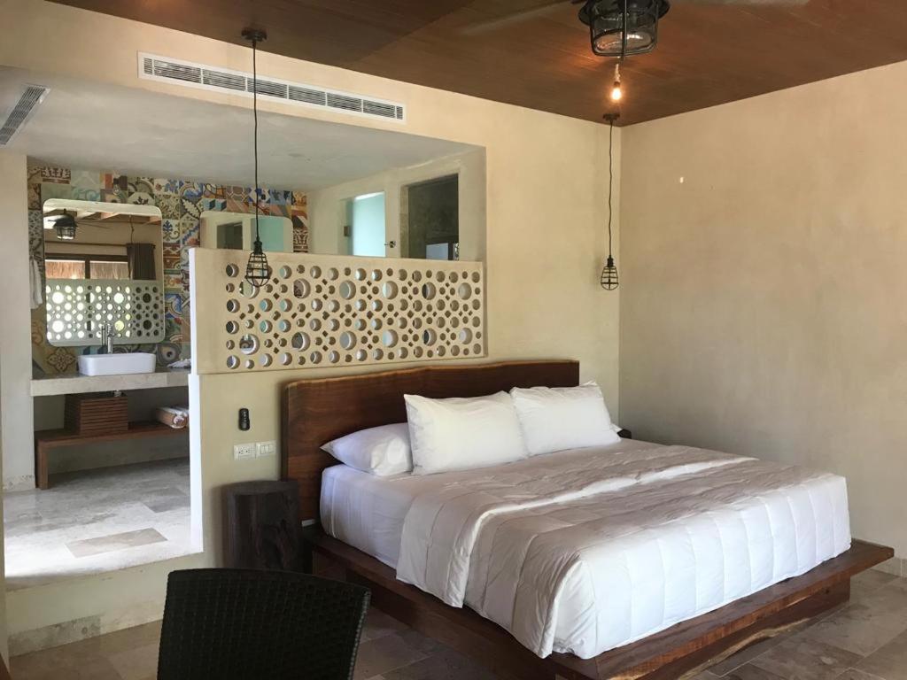 Deluxe Double Room with Balcony and Sea View