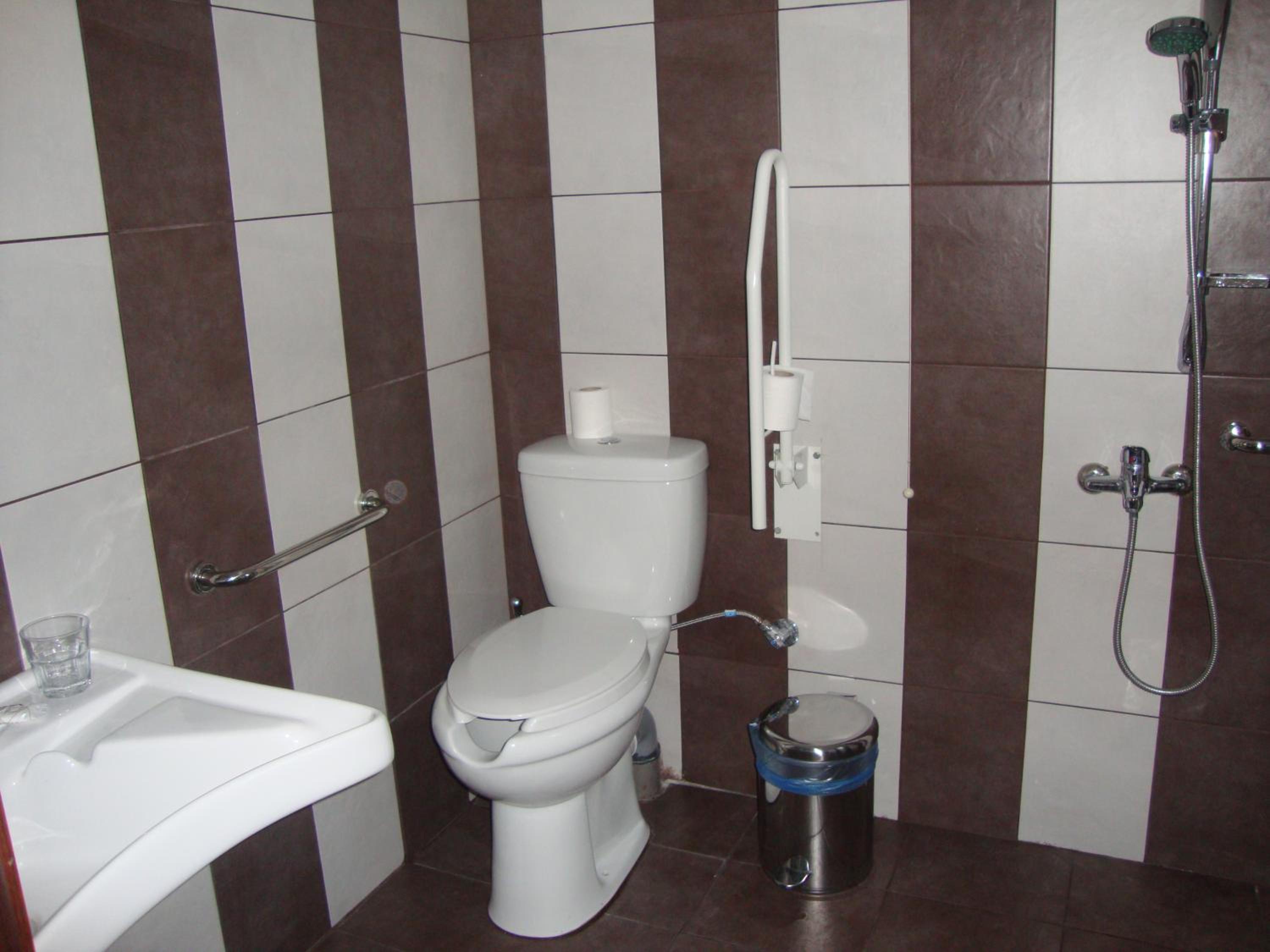Double Room - Photo 13