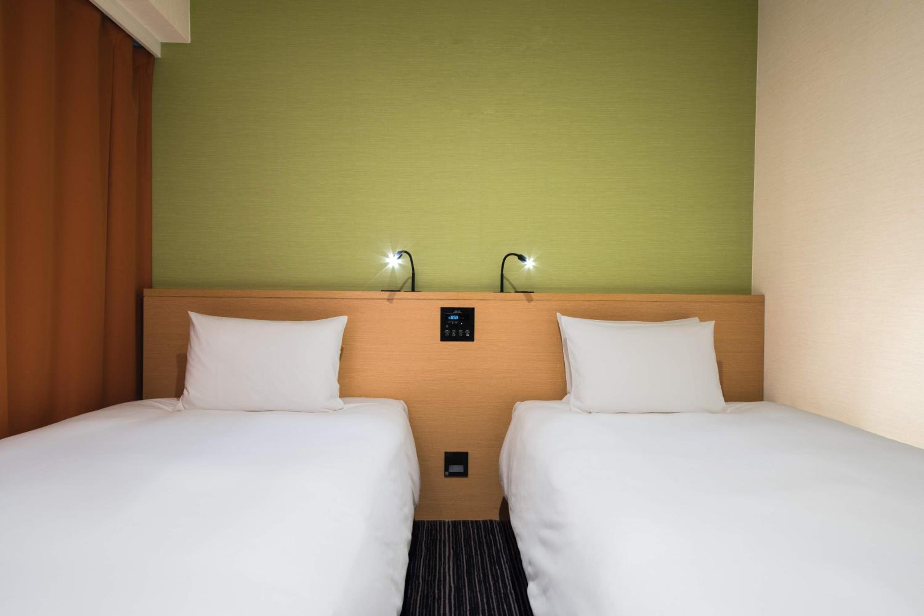 Superior Twin Room with Shower - Non-Smoking photo 3