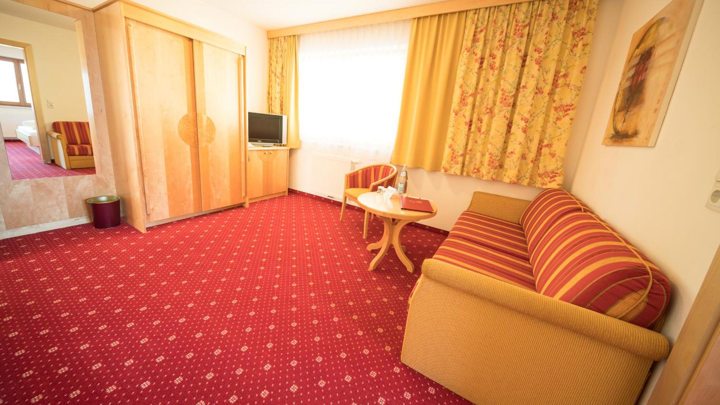 Family Suite with Balcony photo 2