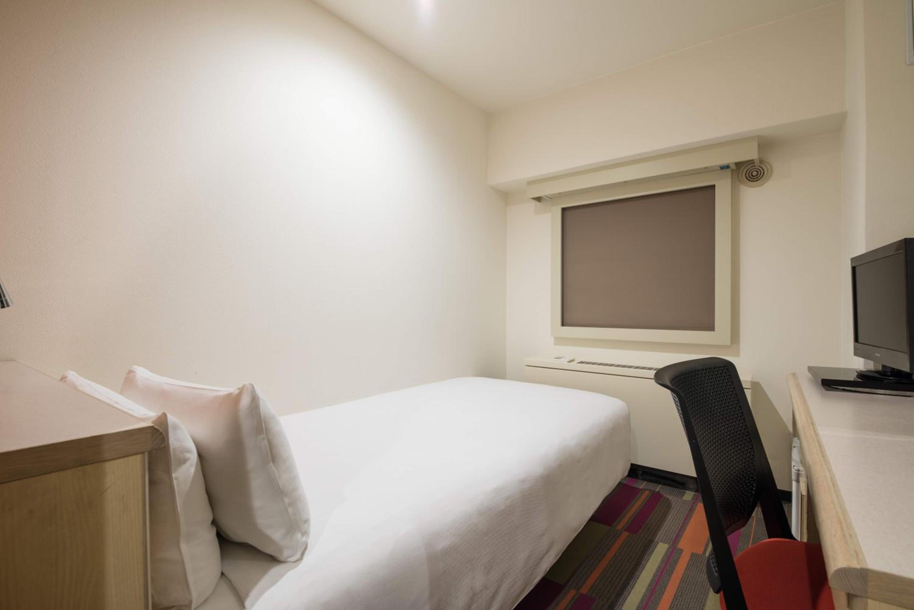 Single Room - Smoking photo 2