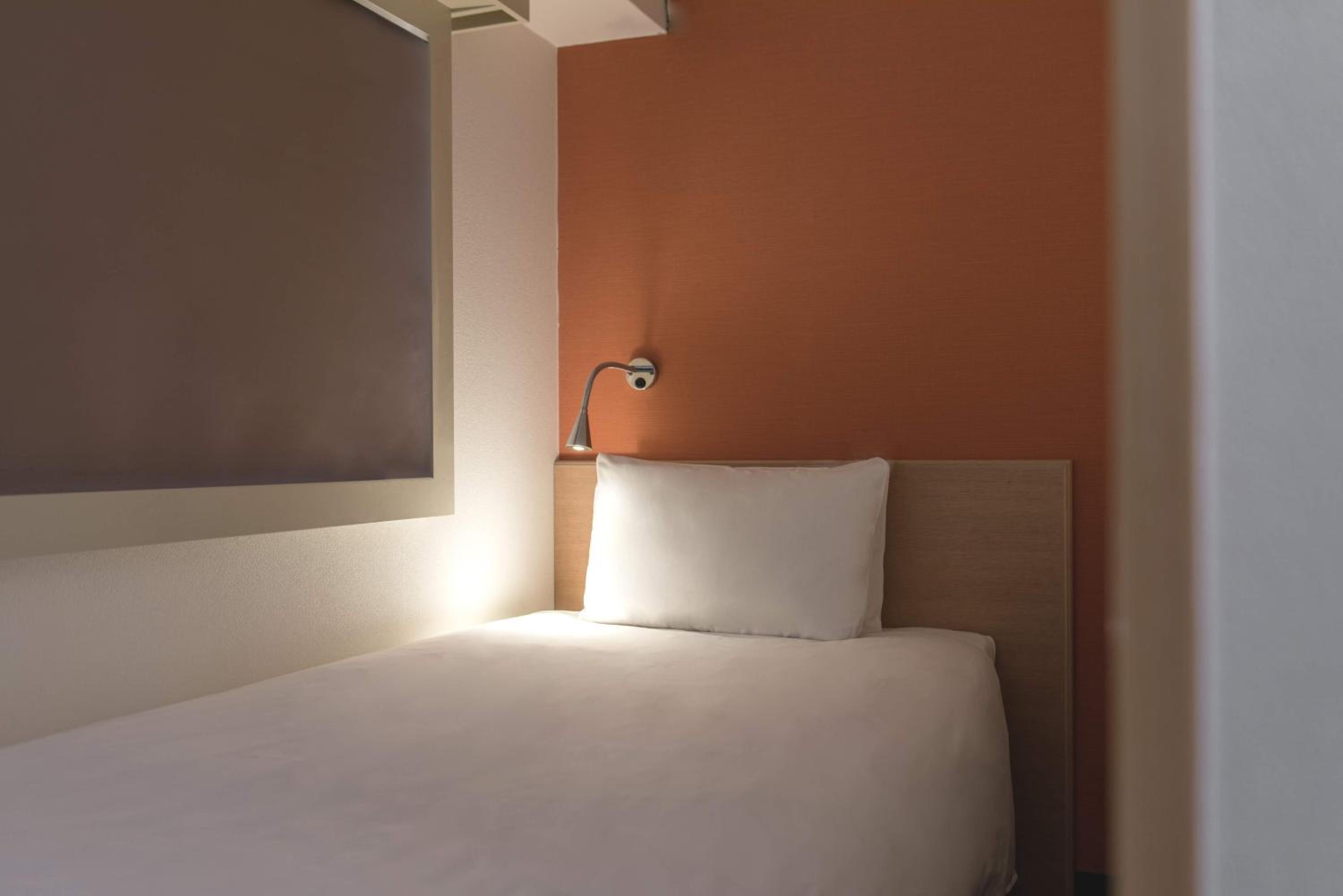 Single Room (L-Shaped) - Non-Smoking photo 2