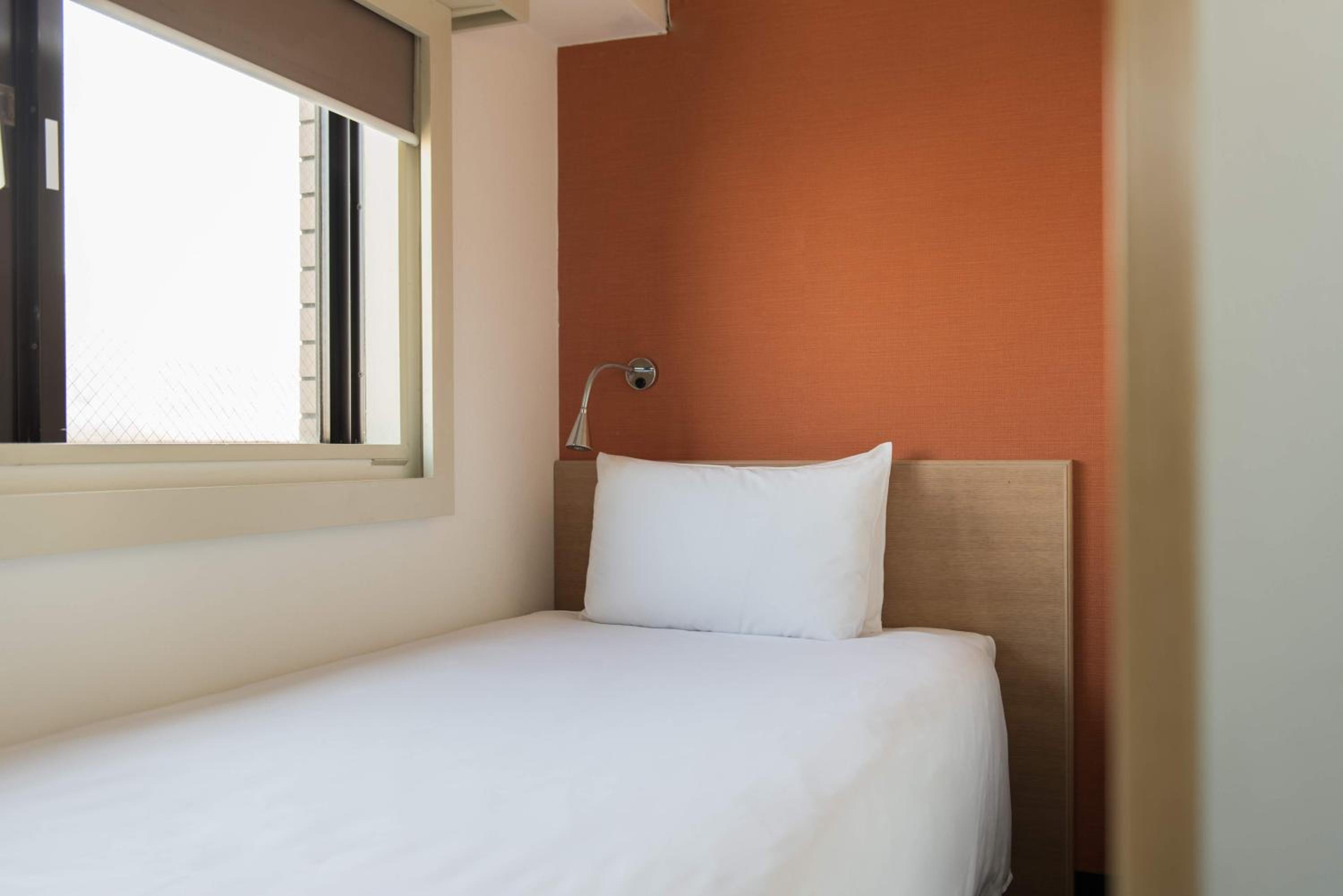 Single Room (L-Shaped) - Non-Smoking photo 1
